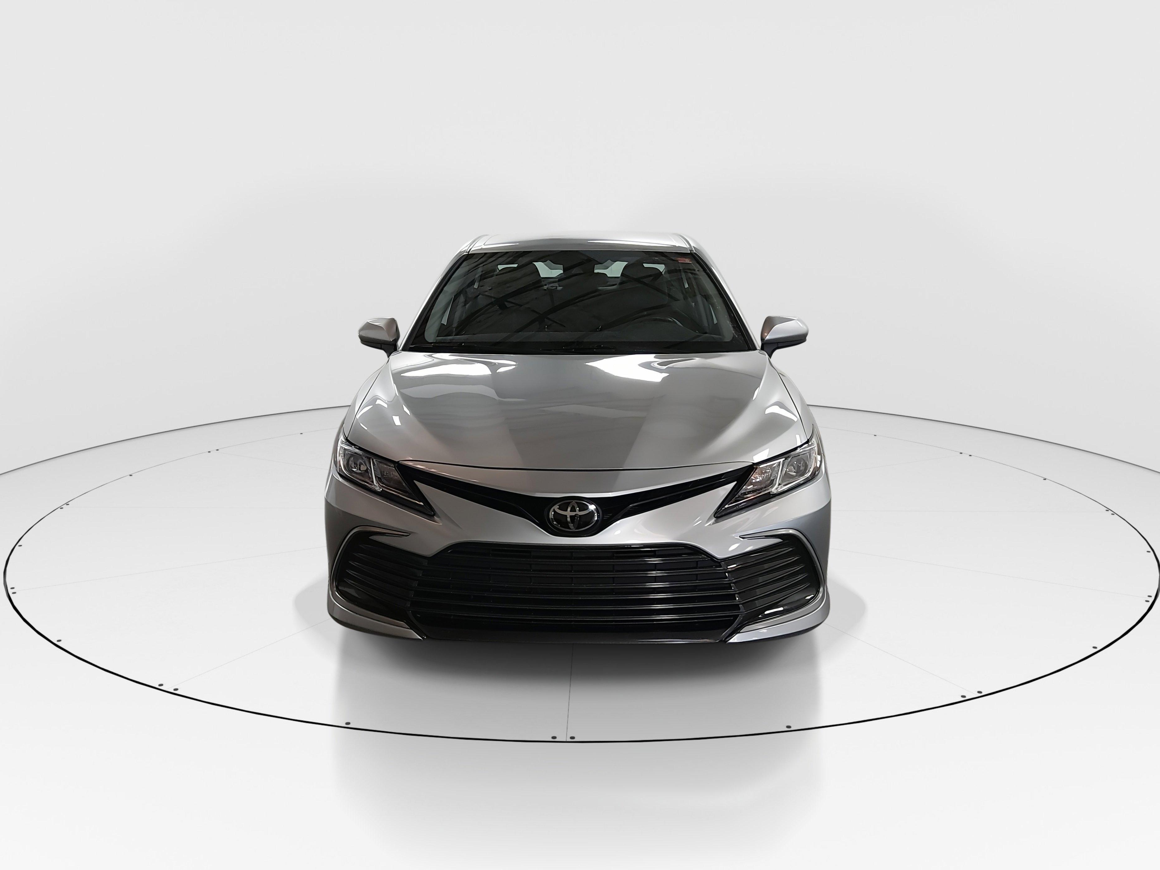 Toyota Camry Le Auto - Thumbnail 2