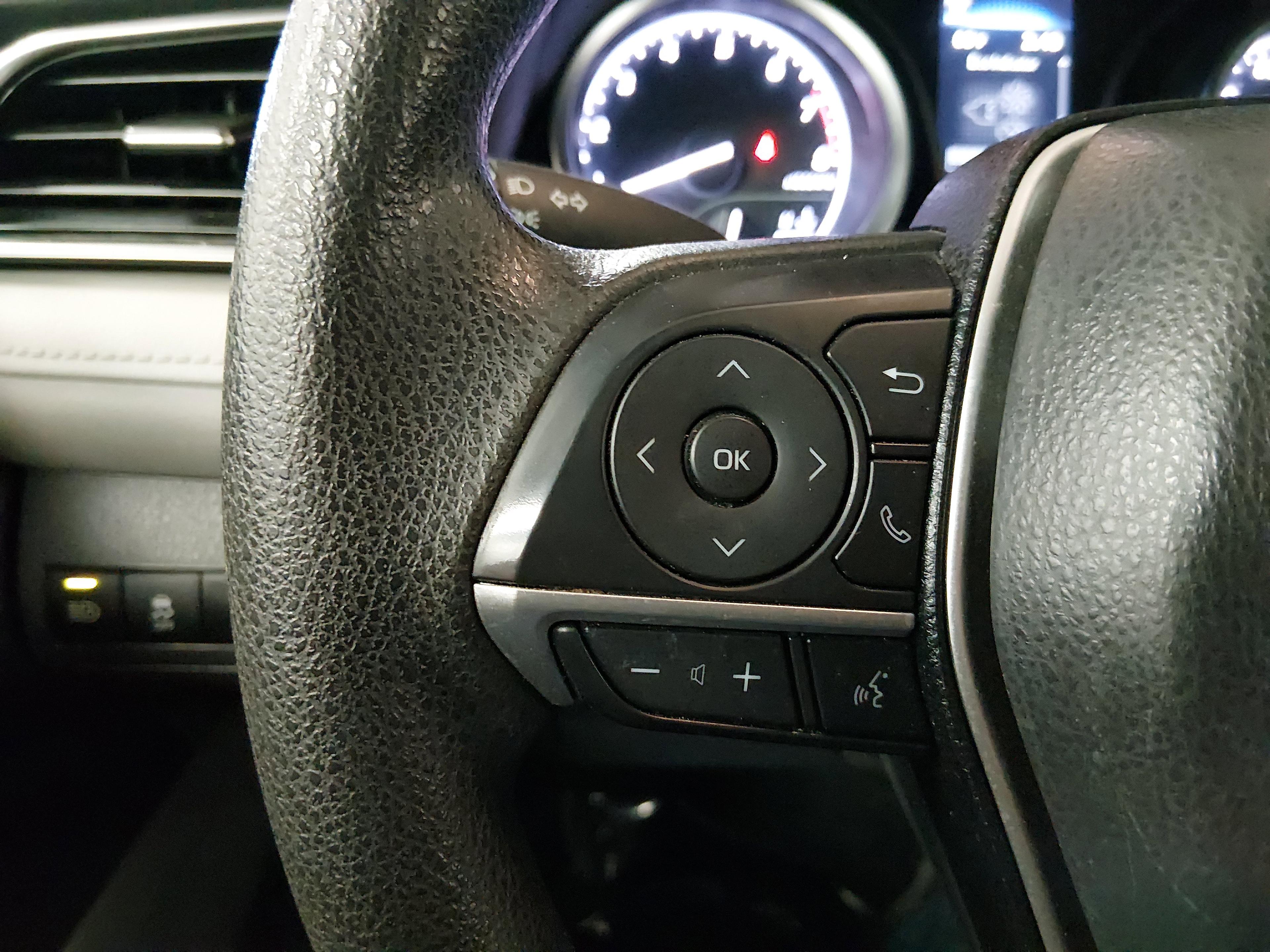 Toyota Camry Le Auto - Thumbnail 12