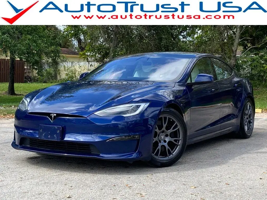 Tesla Model S - Thumbnail 2