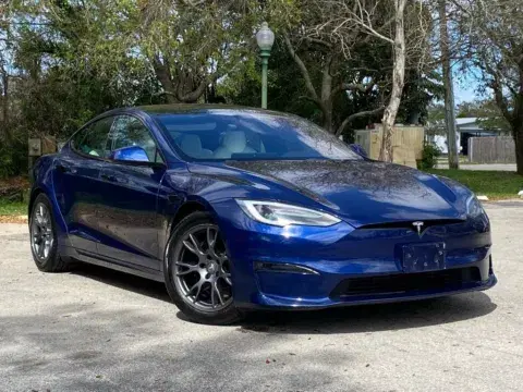 Tesla Model S - Thumbnail 4
