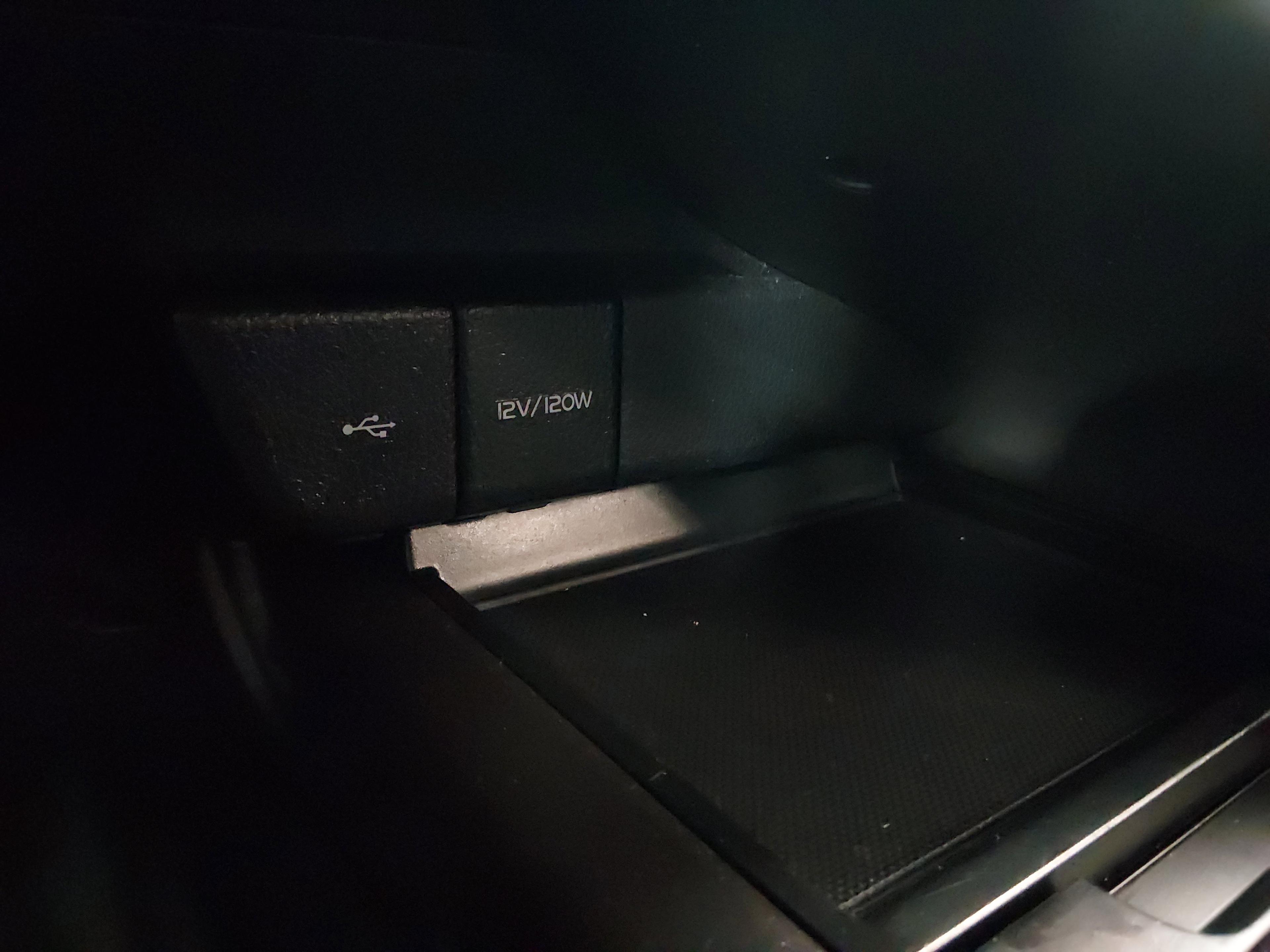 Toyota Camry Se Auto - Thumbnail 19