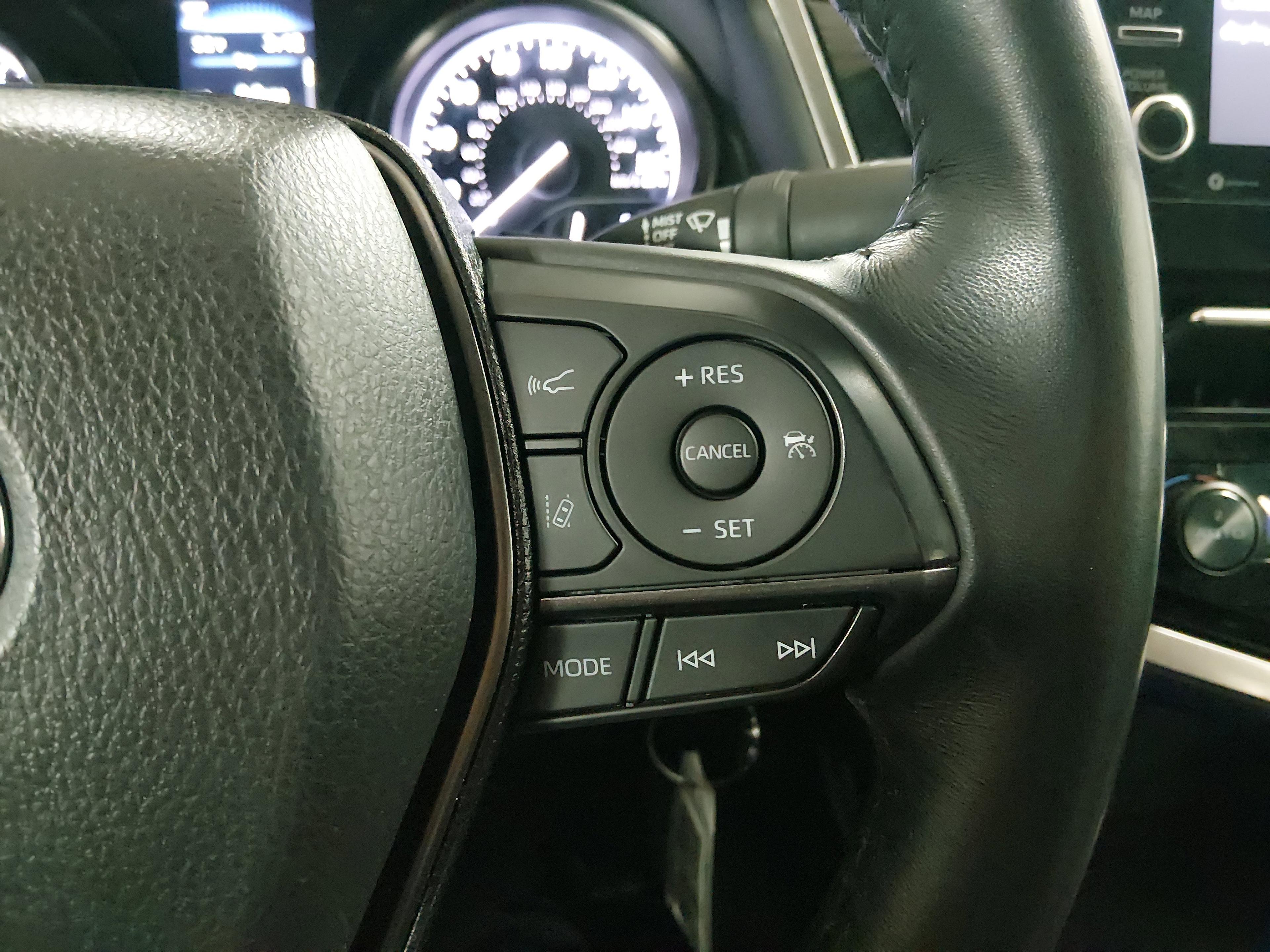 Toyota Camry Se Auto - Thumbnail 17