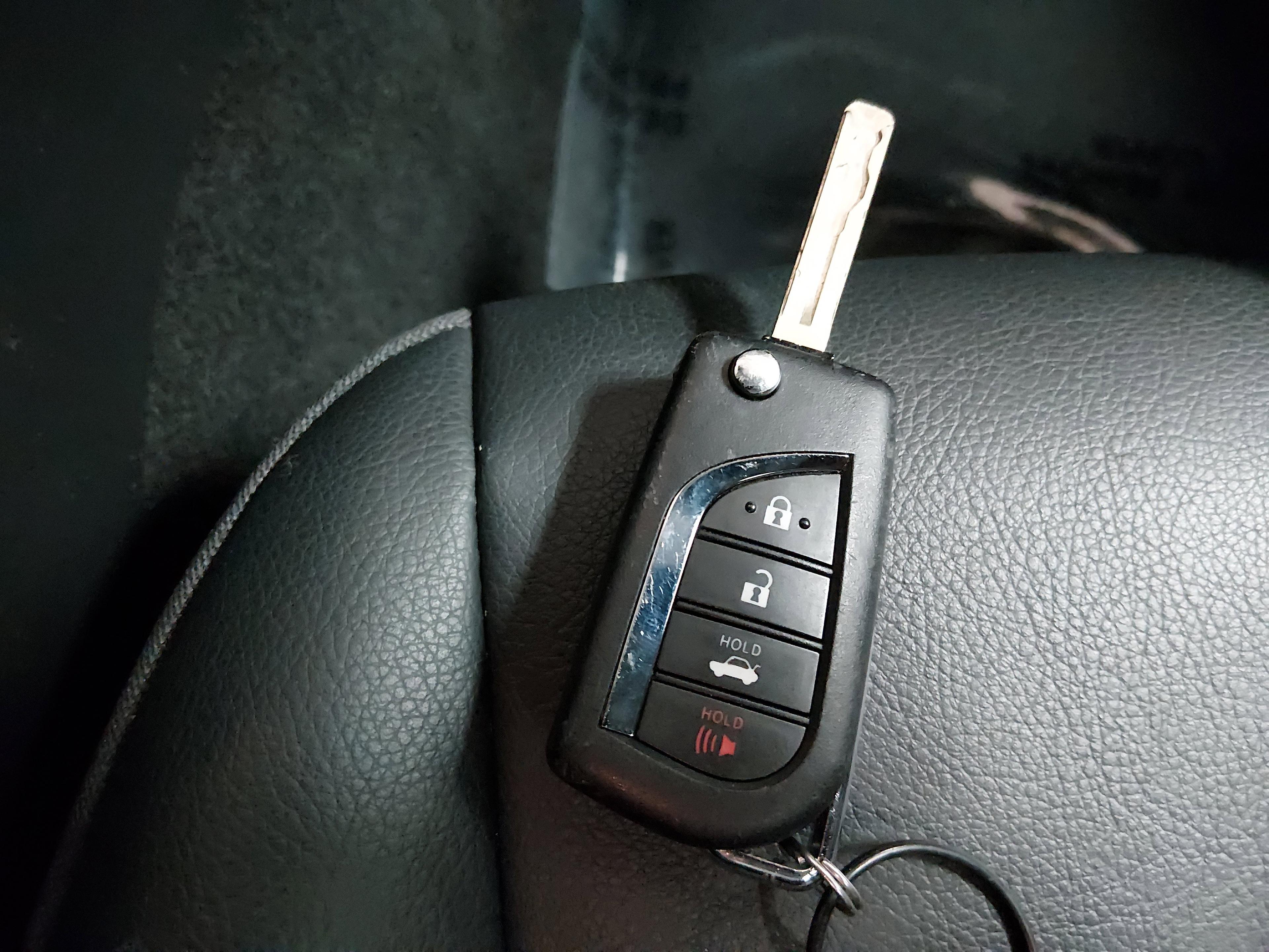 Toyota Camry Se Auto - Thumbnail 15