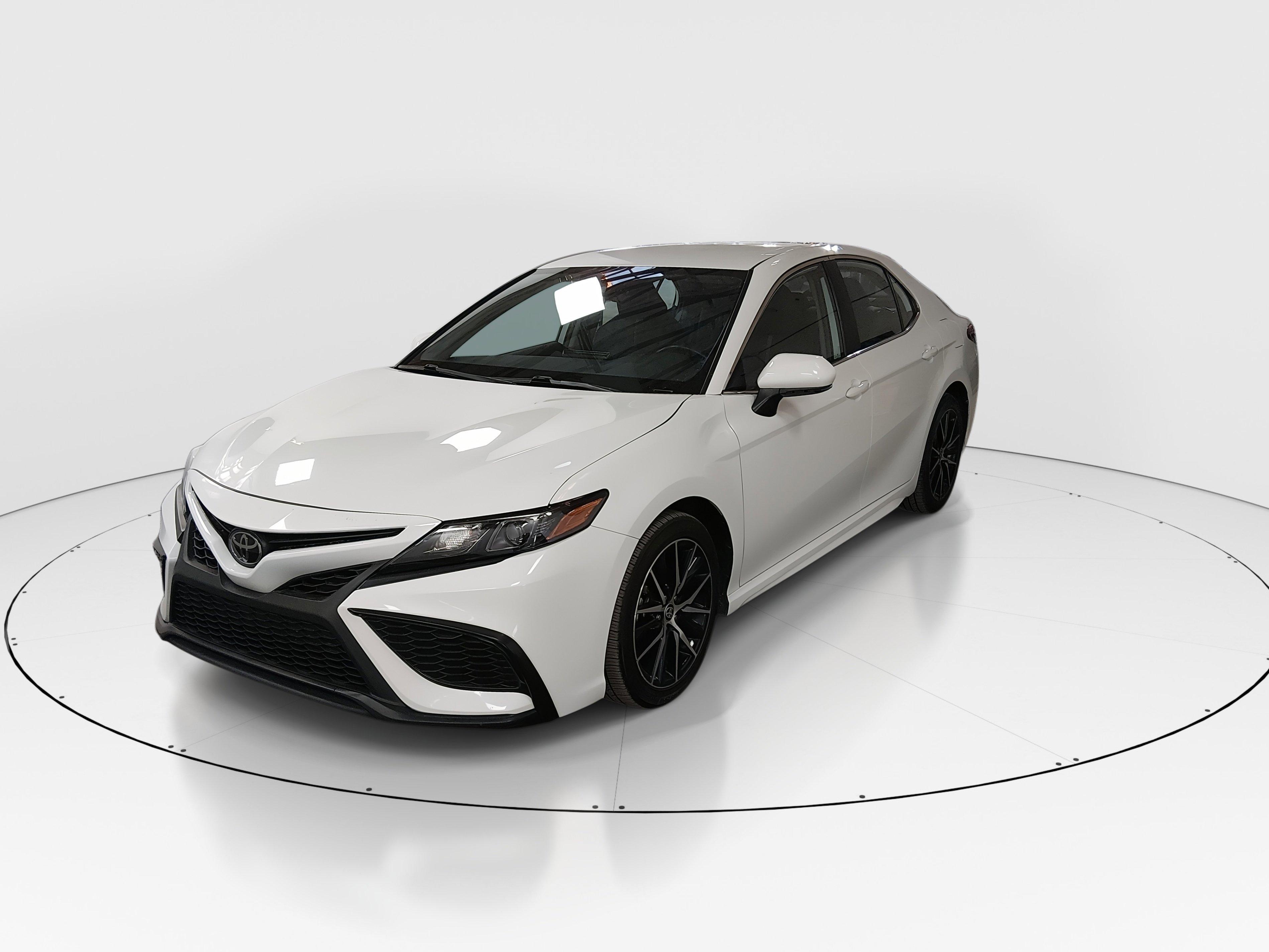 Toyota Camry Se Auto - Thumbnail 3