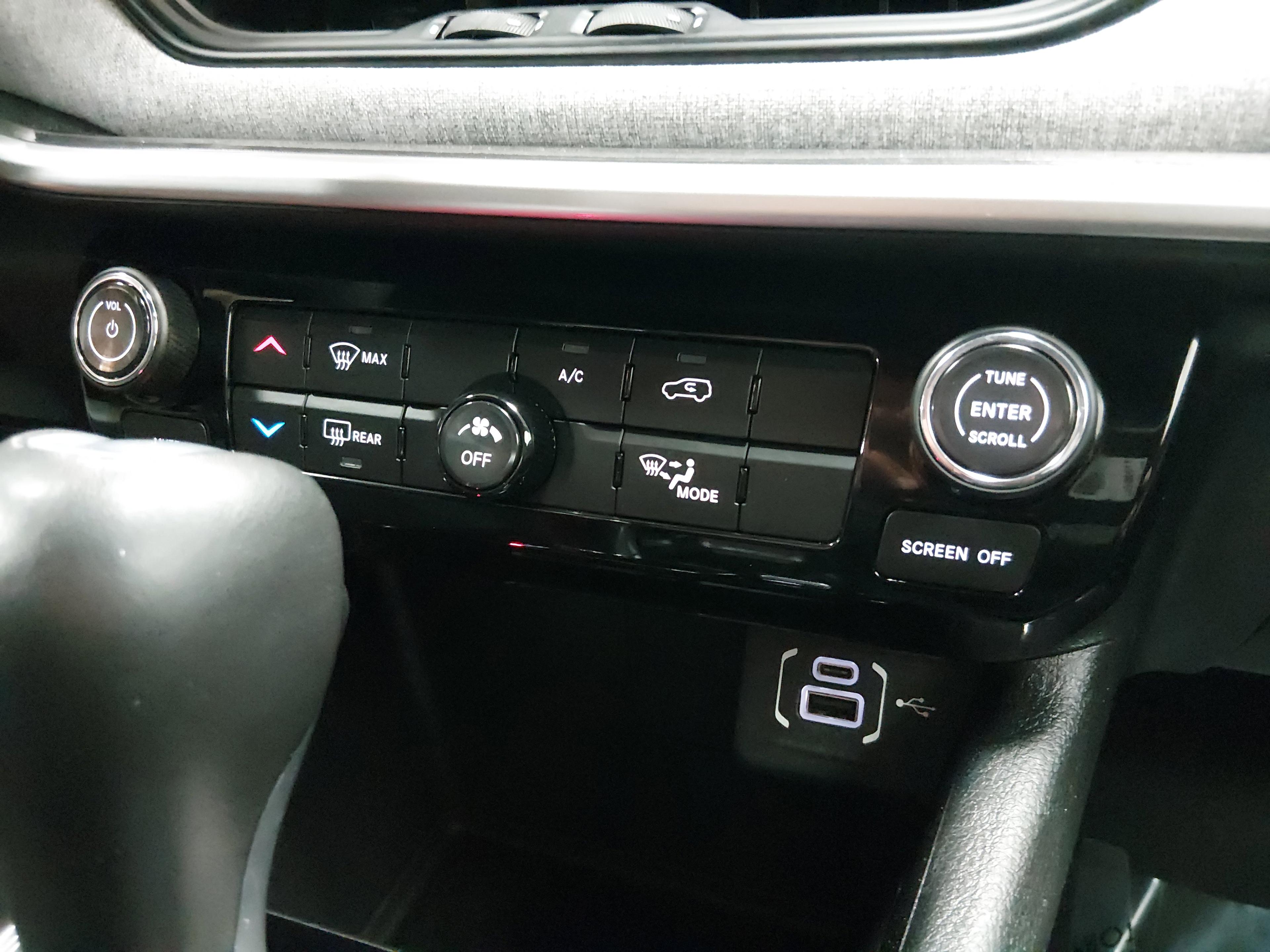 Jeep Compass Latitude 4X4 - Thumbnail 18