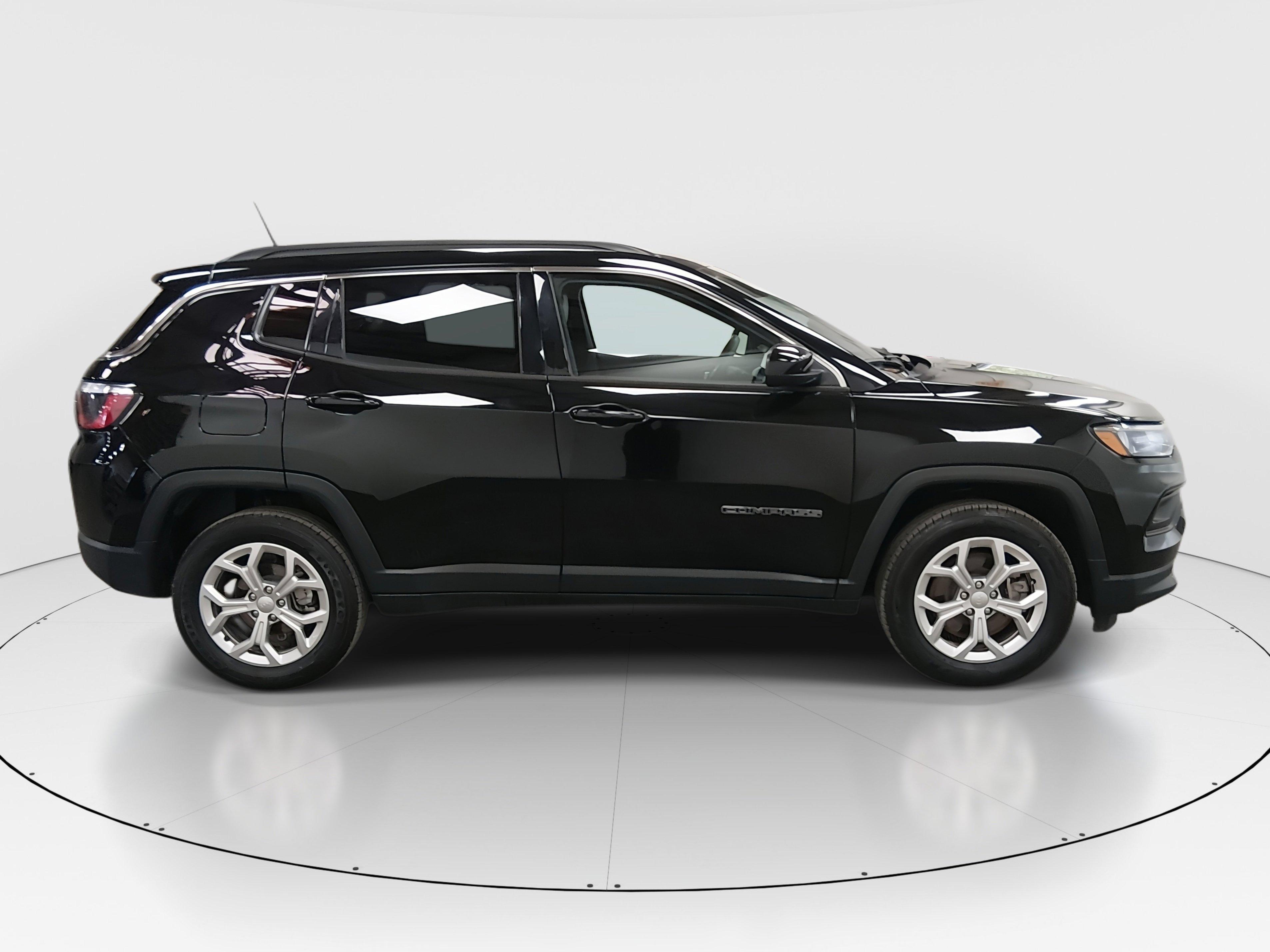 Jeep Compass Latitude 4X4 - Thumbnail 8