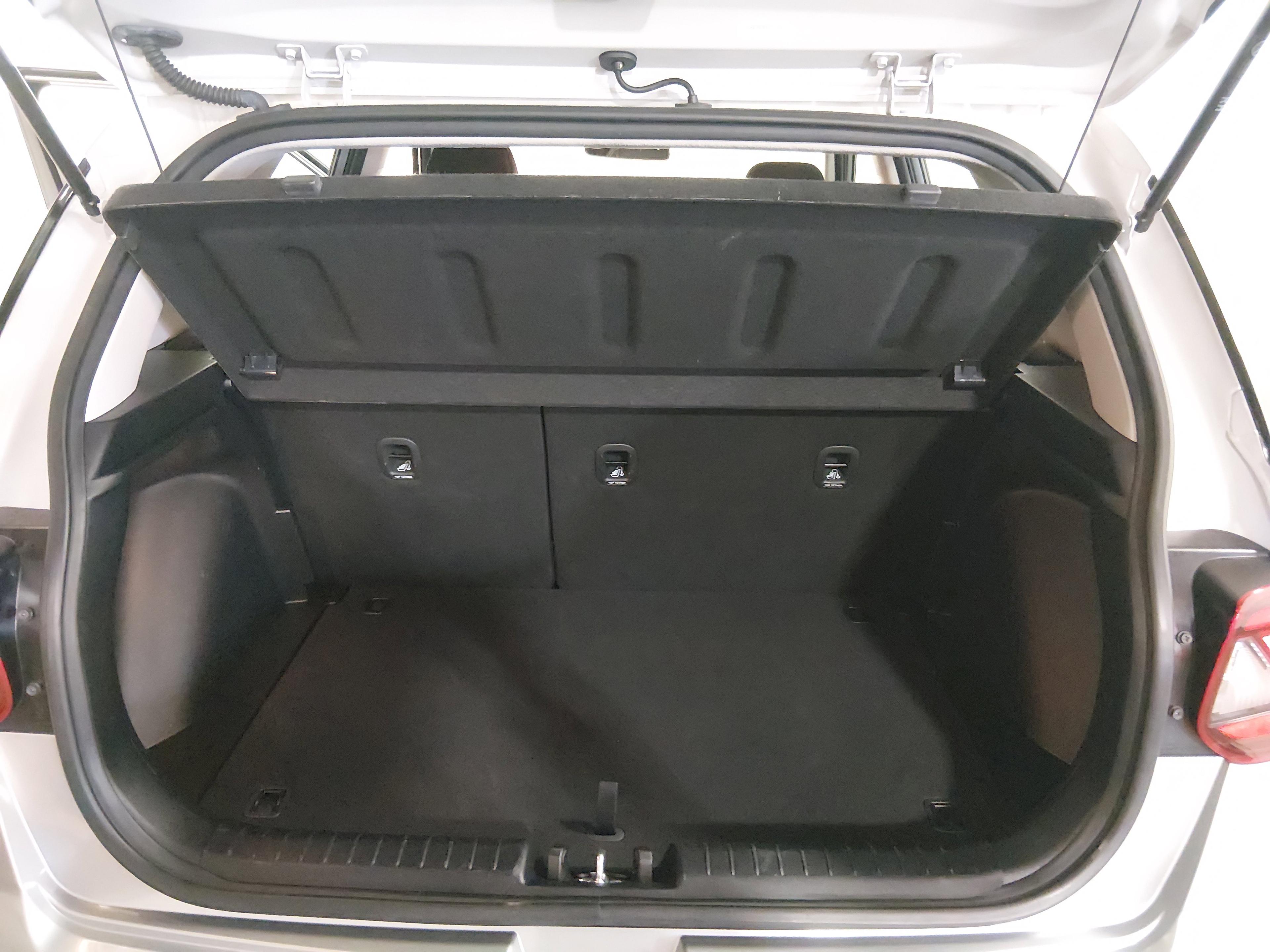 Hyundai Venue Sel Ivt - Thumbnail 11