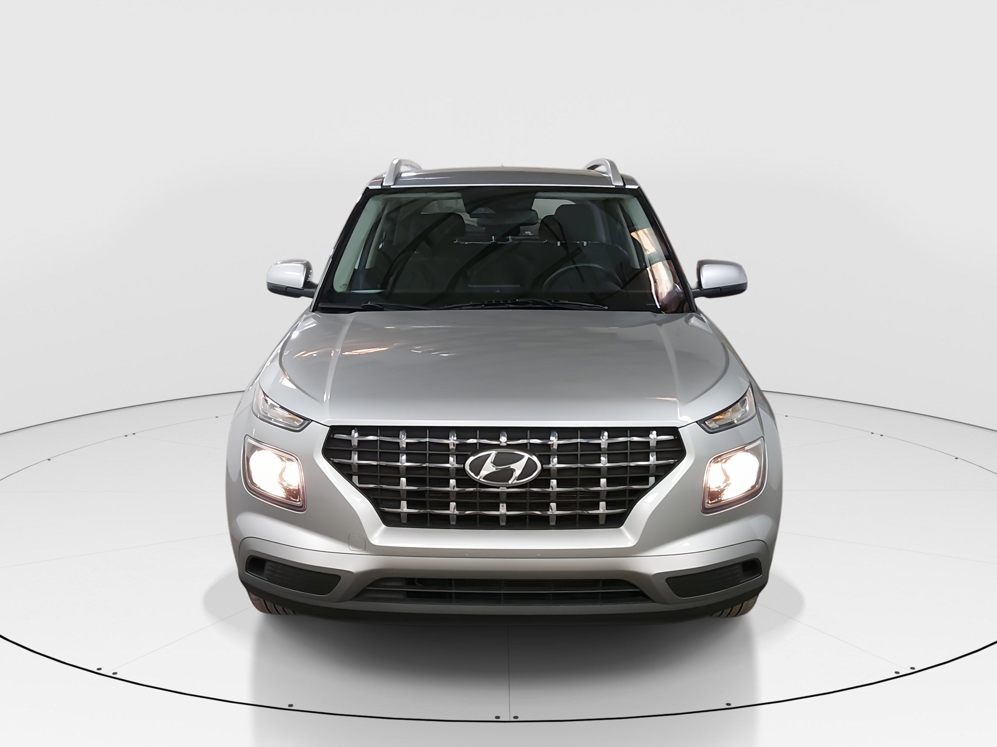 Hyundai Venue Sel Ivt - Thumbnail 2