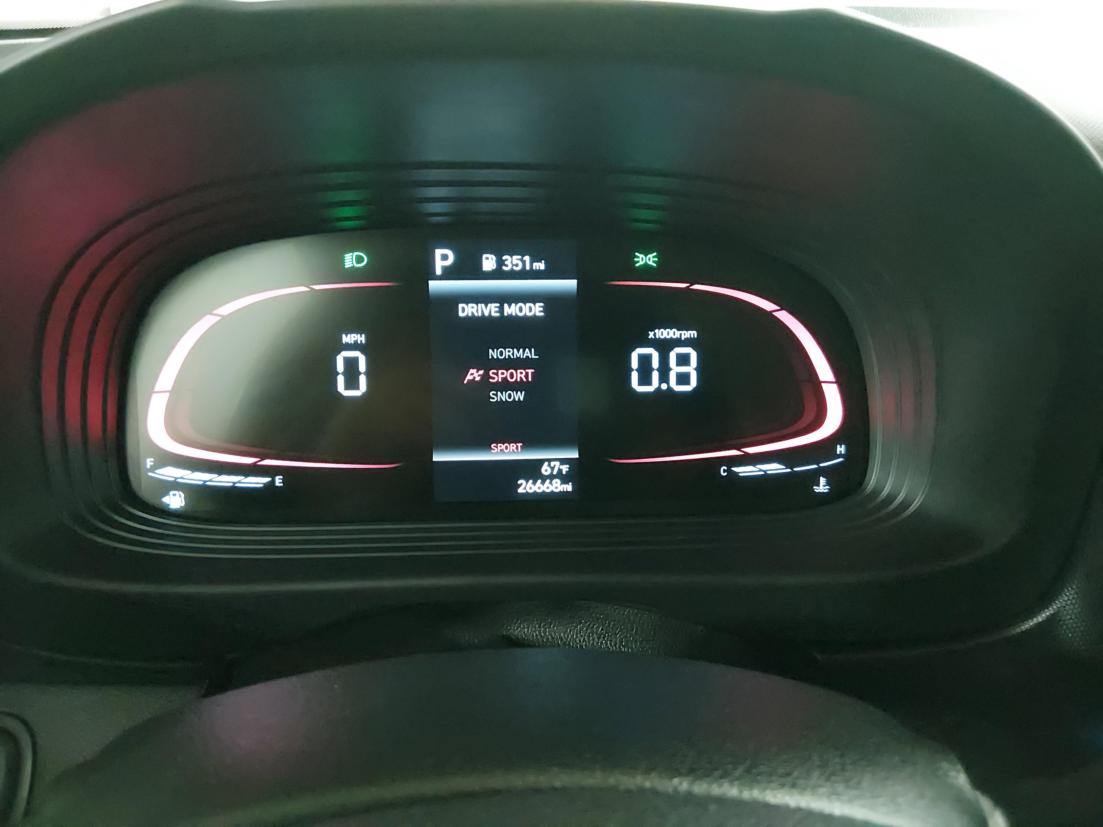 Hyundai Venue Sel Ivt - Thumbnail 17