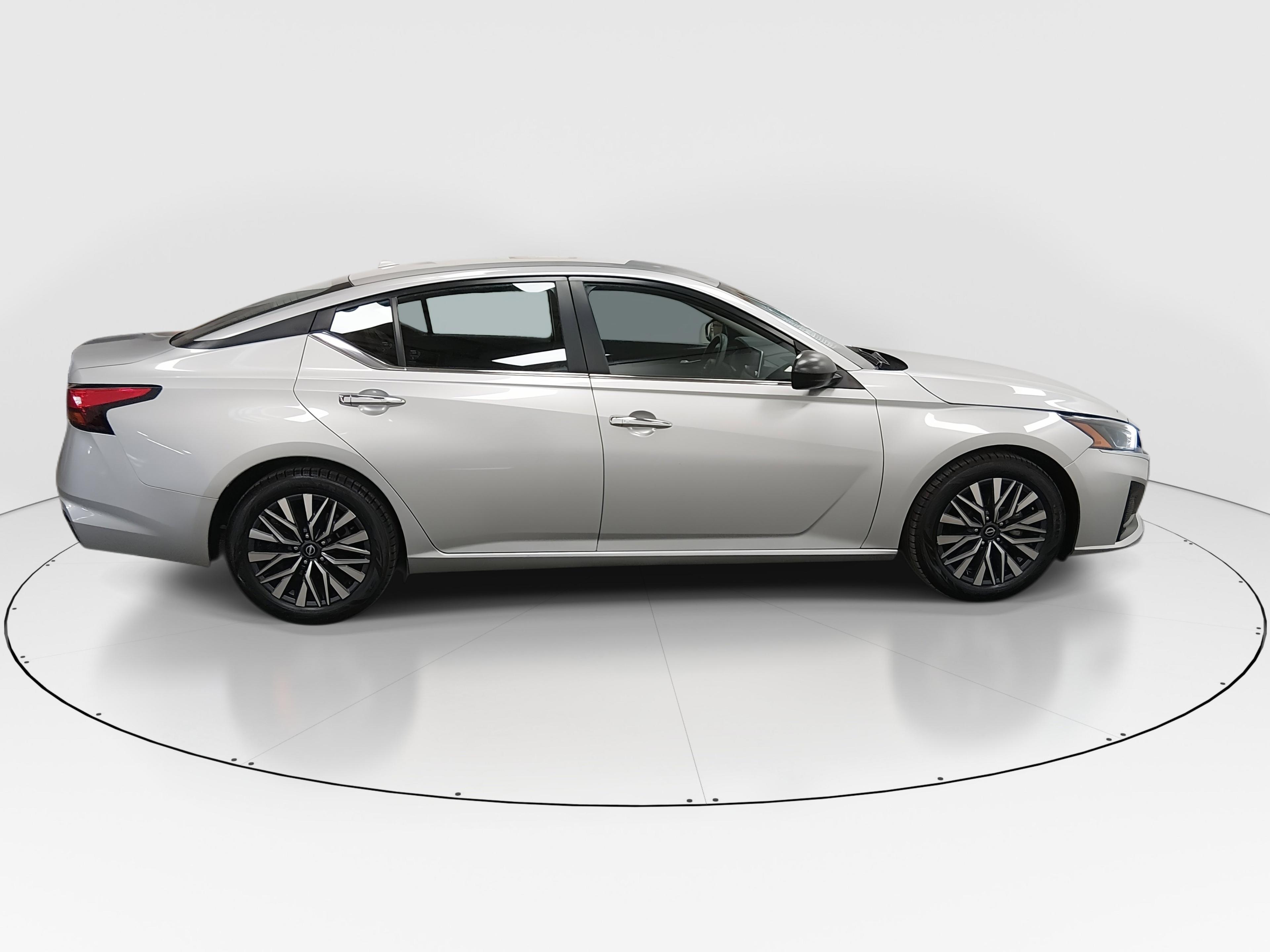 Nissan Altima 2.5 Sv Sedan - Thumbnail 8