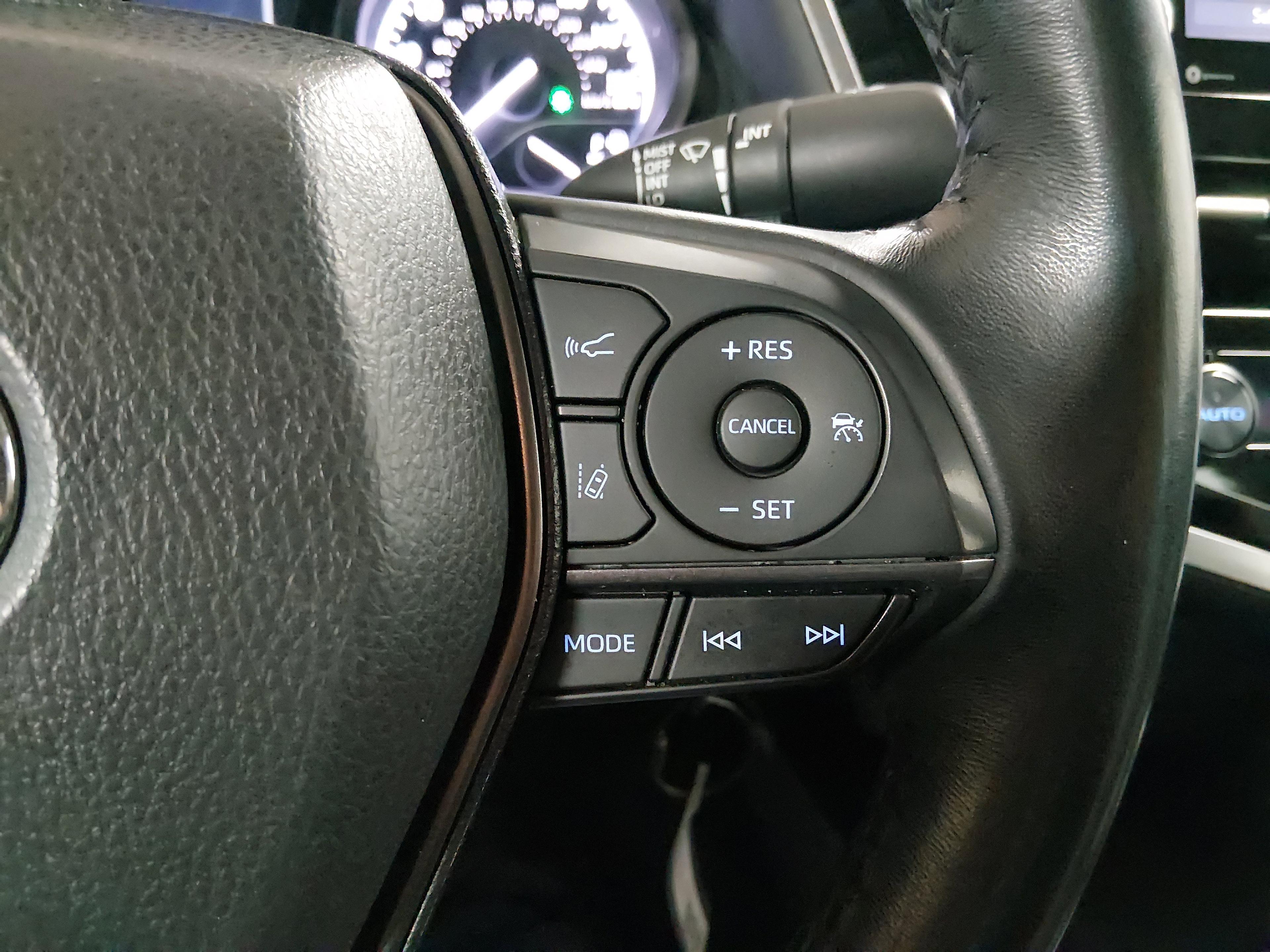 Toyota Camry Se Auto - Thumbnail 17