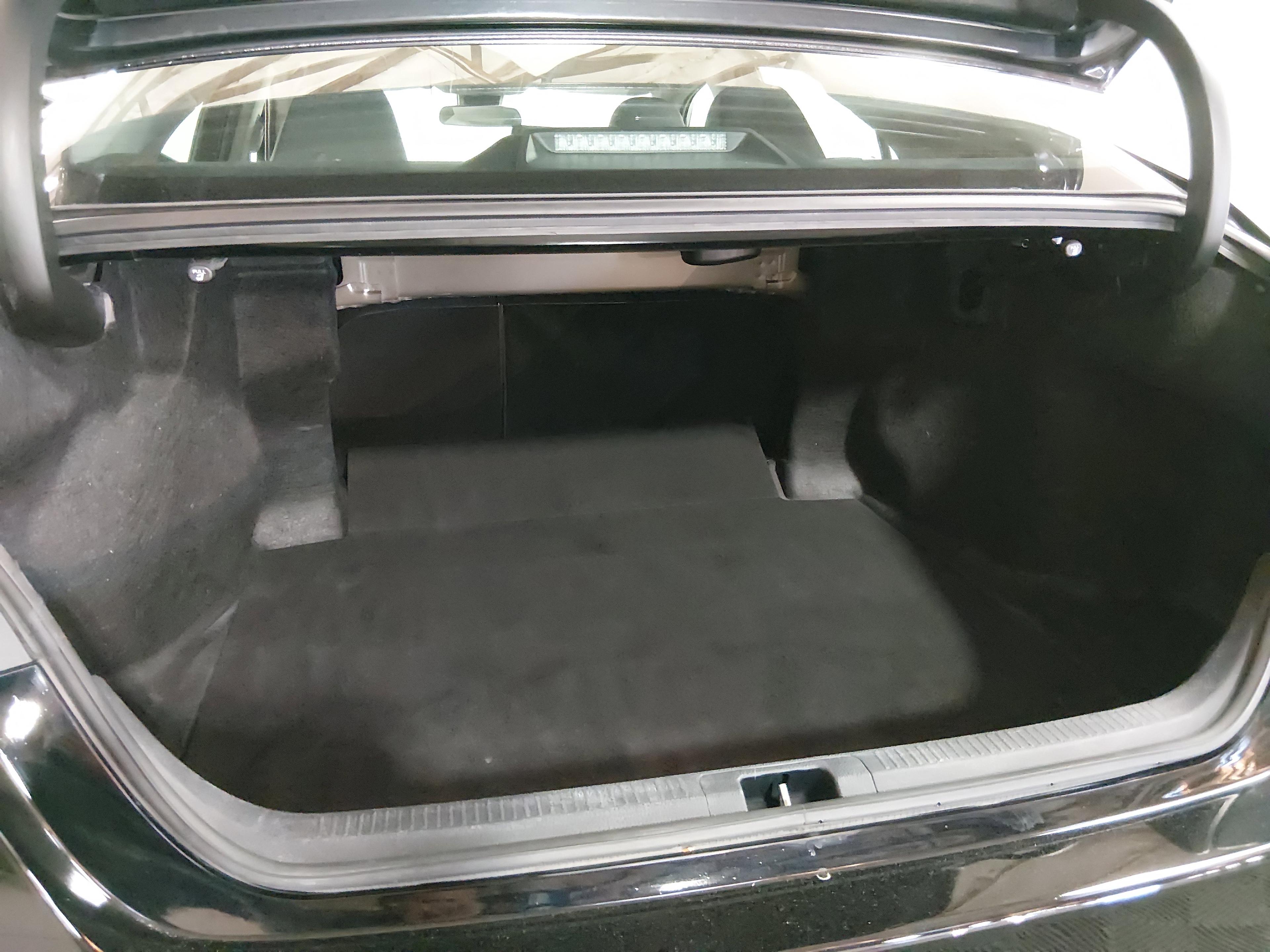 Toyota Camry Se Auto - Thumbnail 11