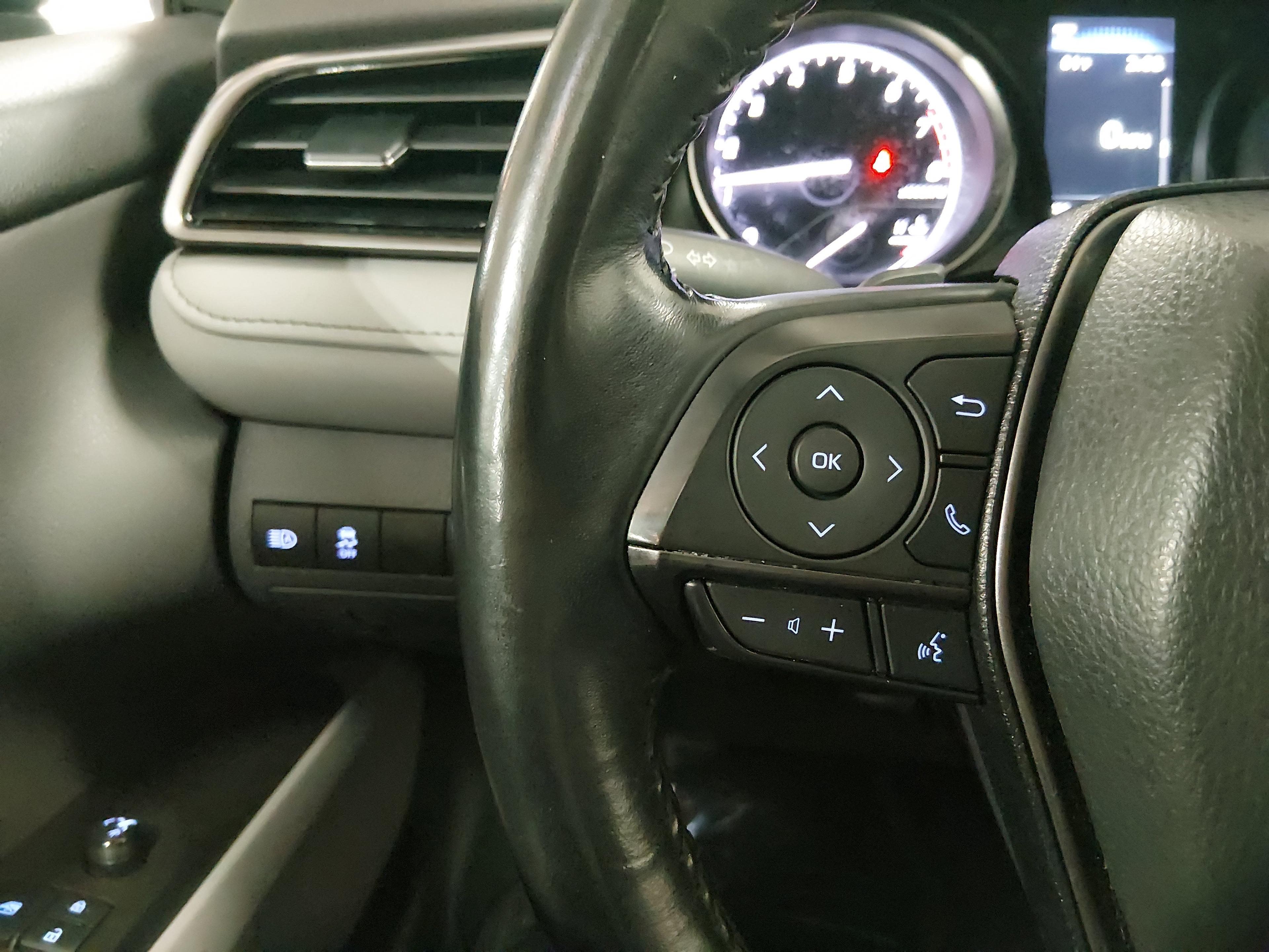 Toyota Camry Se Auto - Thumbnail 12