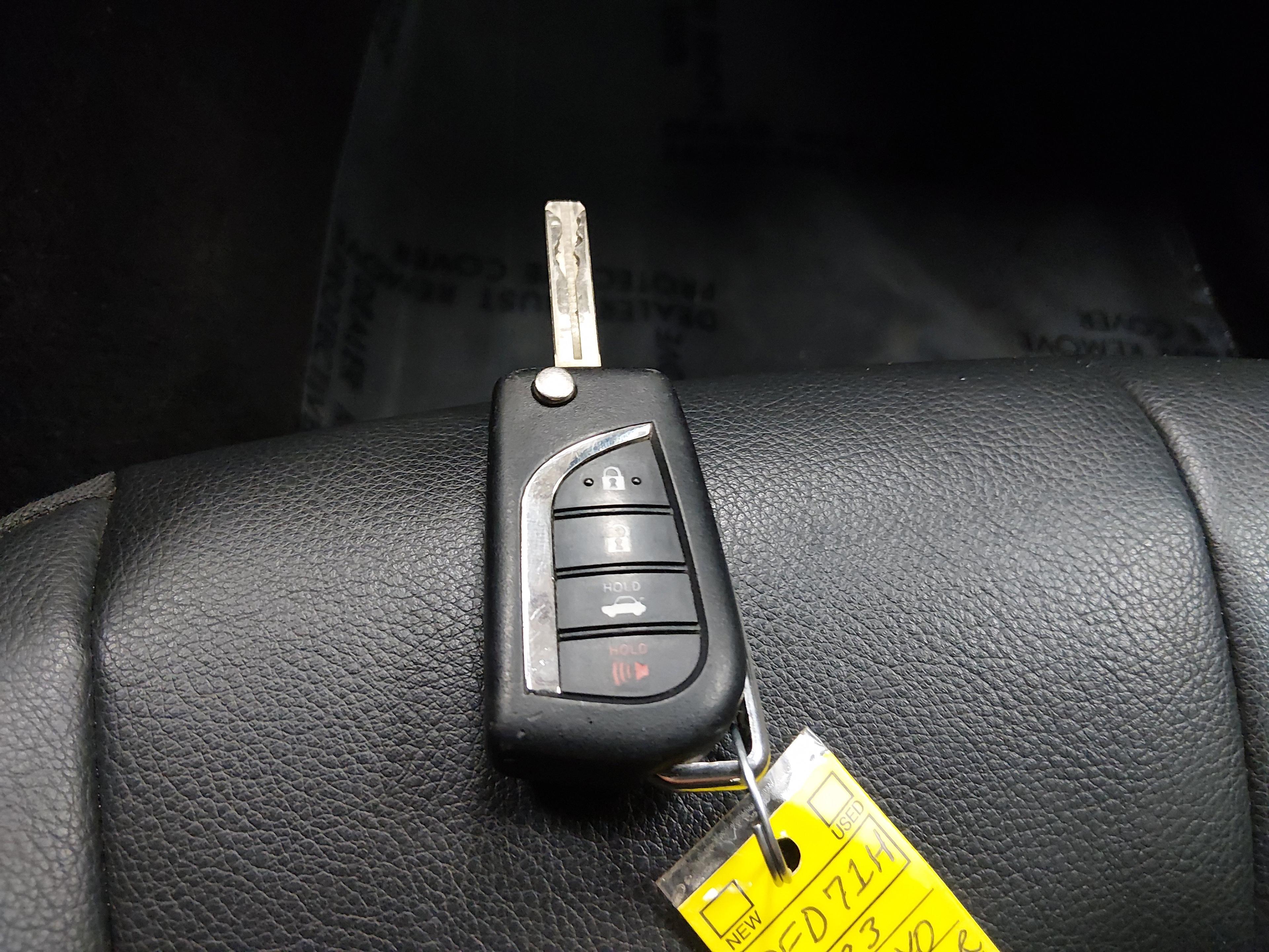 Toyota Camry Se Auto - Thumbnail 15