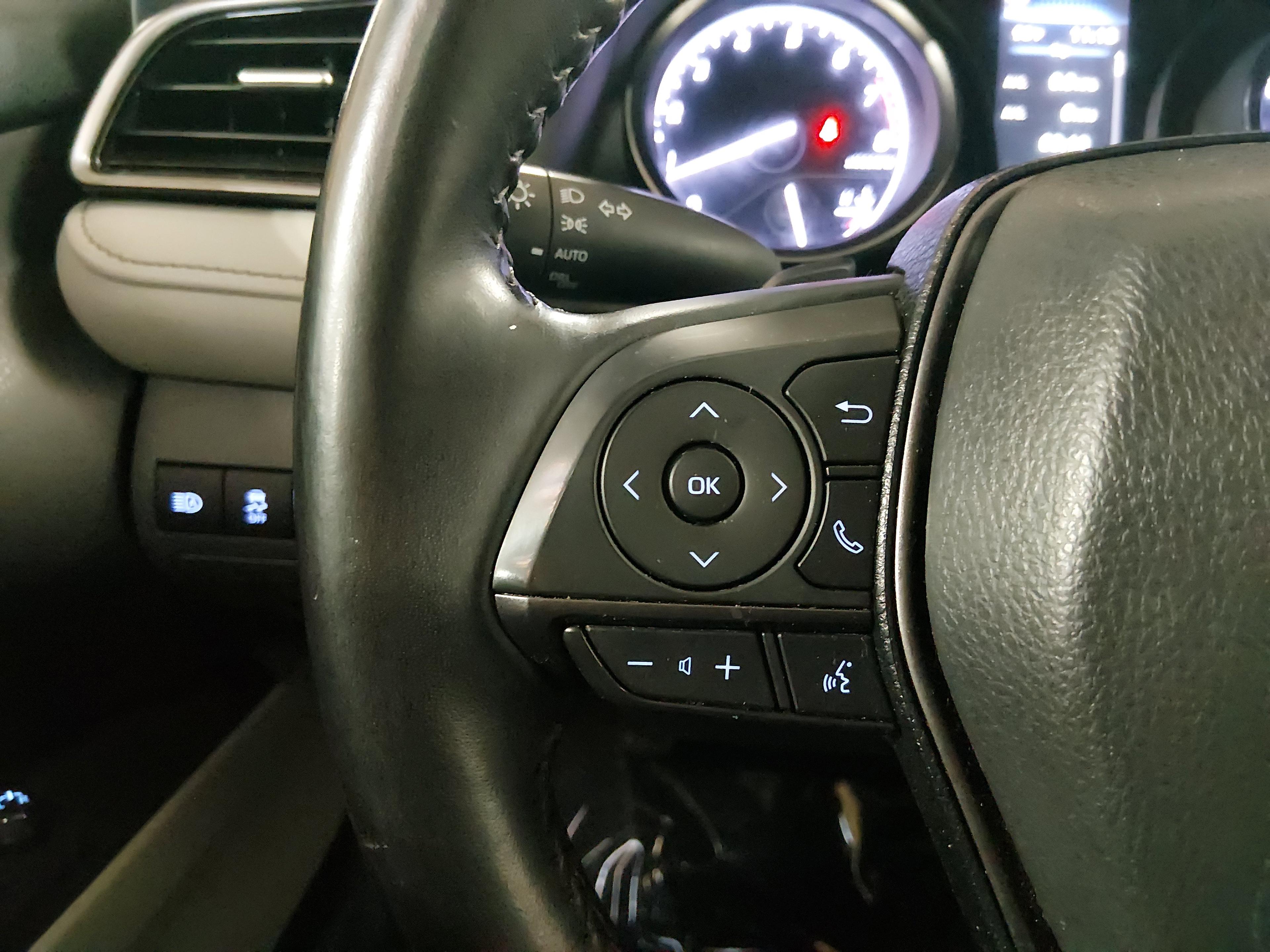 Toyota Camry Se Auto - Thumbnail 12