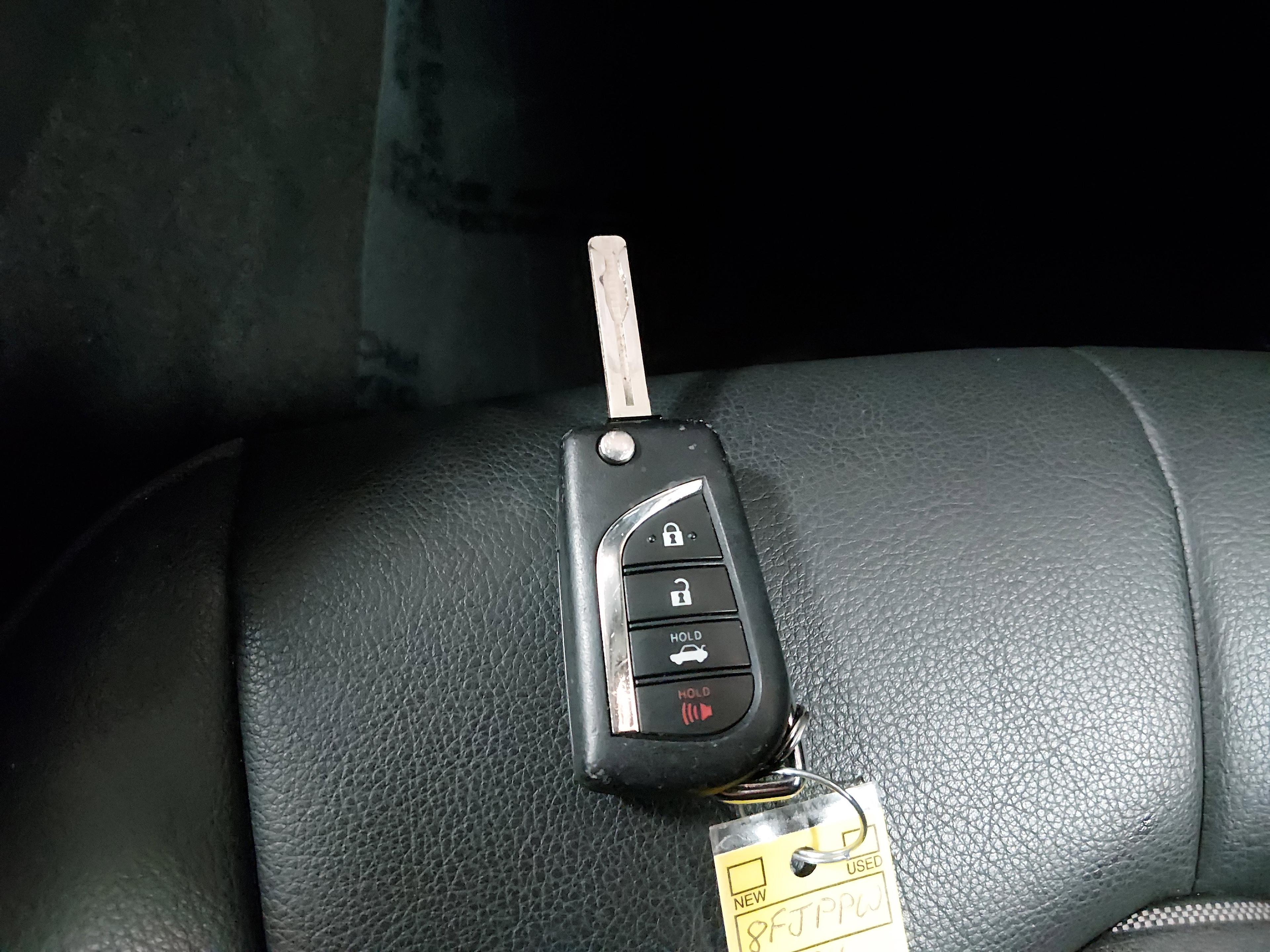 Toyota Camry Se Auto - Thumbnail 15