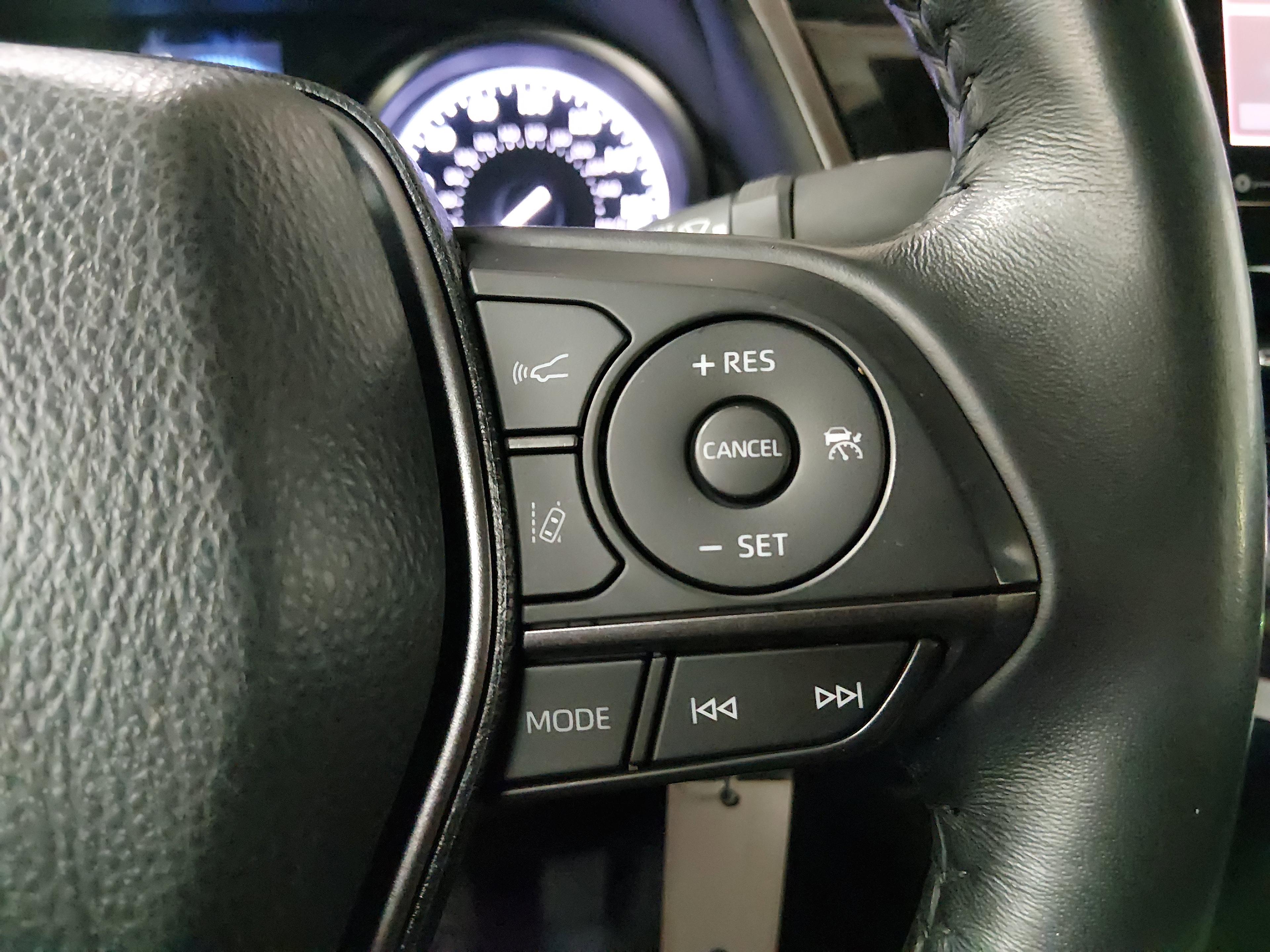 Toyota Camry Se Auto - Thumbnail 18