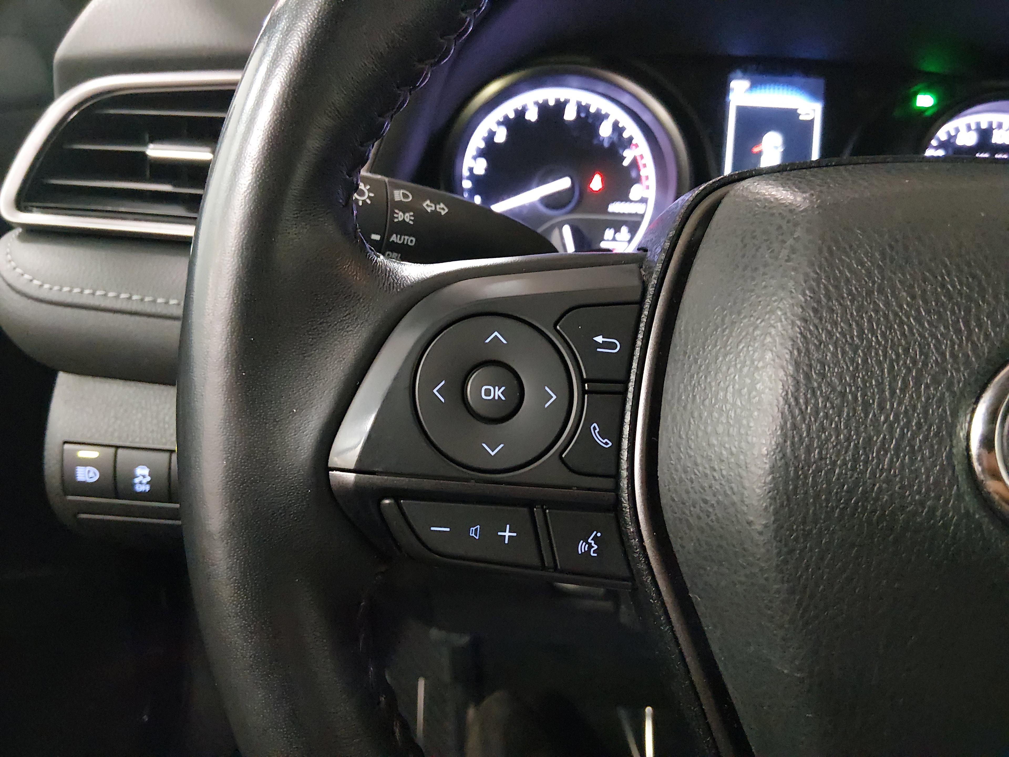 Toyota Camry Se Auto - Thumbnail 12