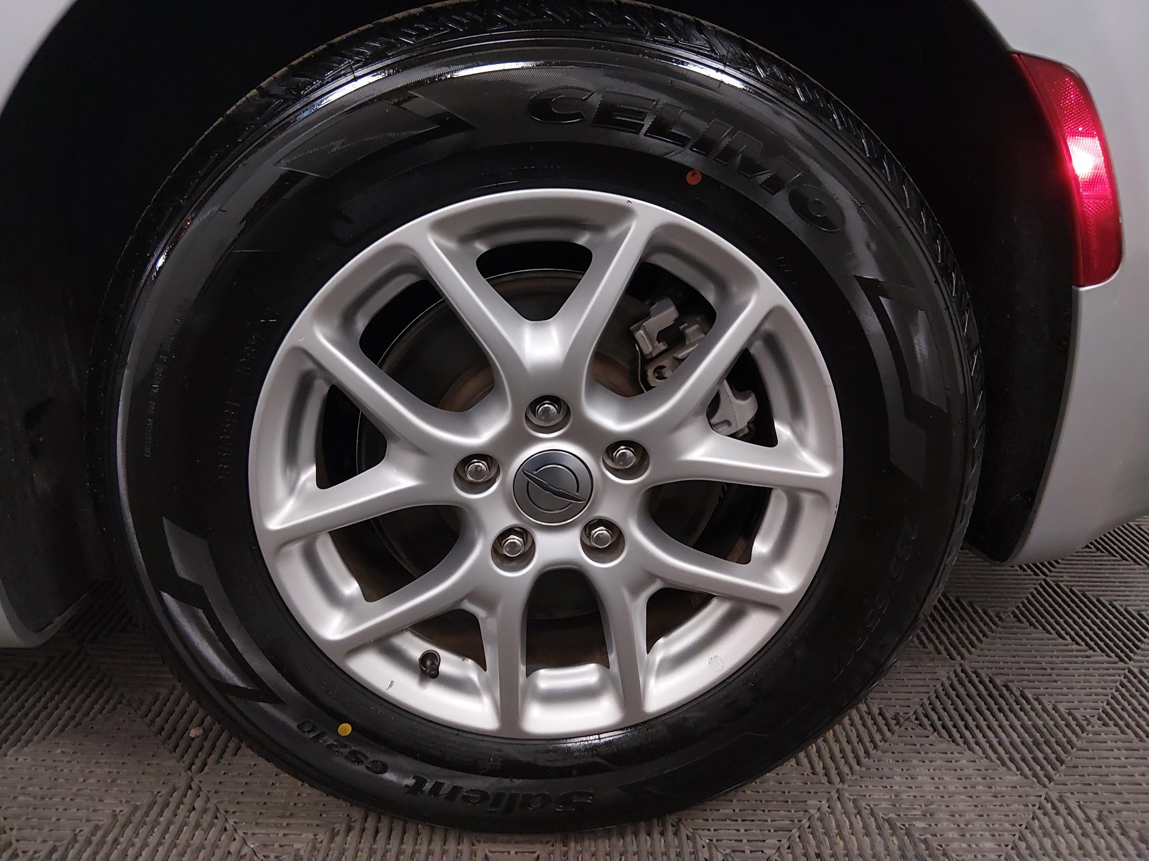 Chrysler Pacifica Touring L Fwd - Thumbnail 10