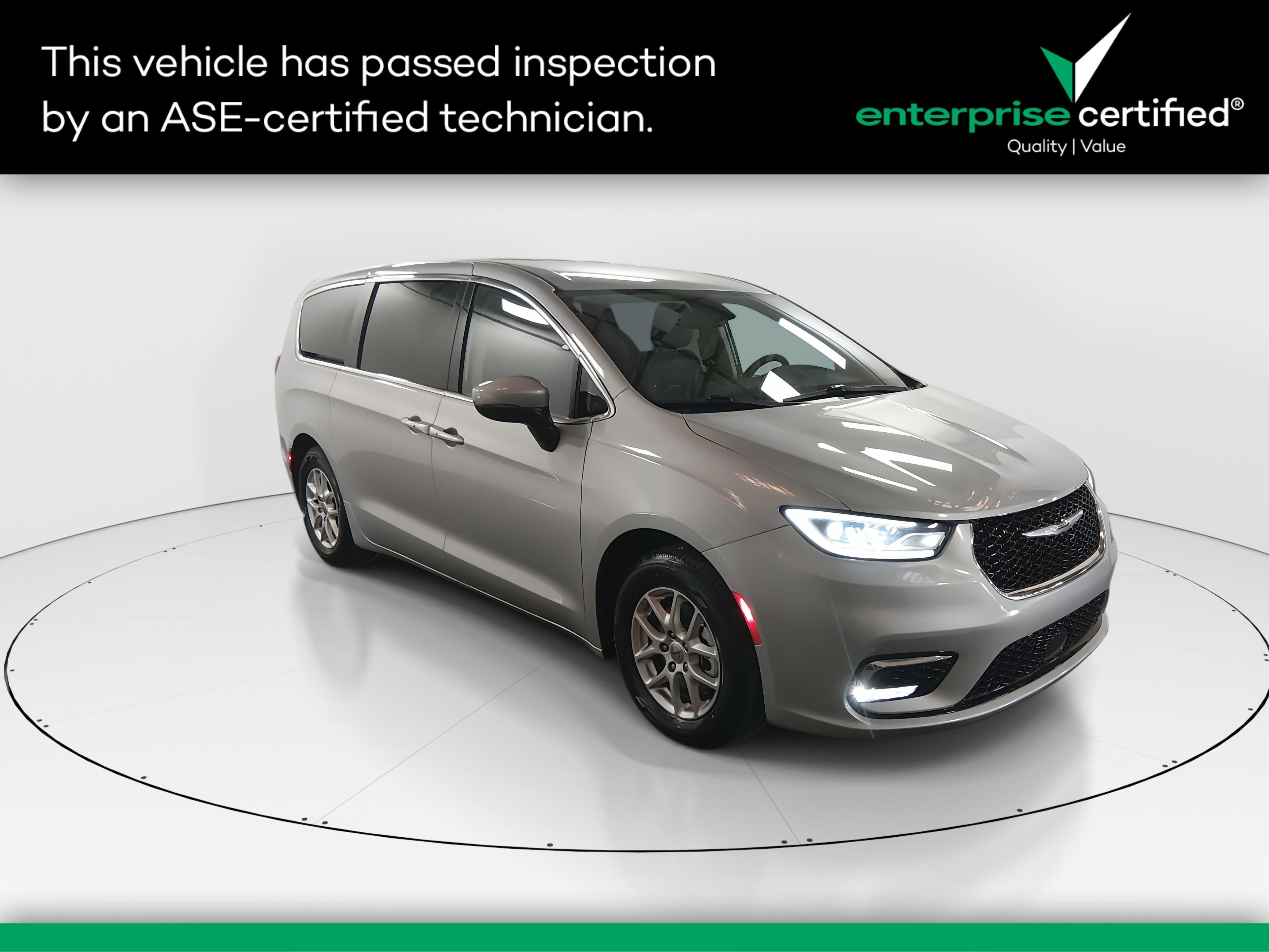 Chrysler Pacifica Touring L Fwd - View 1