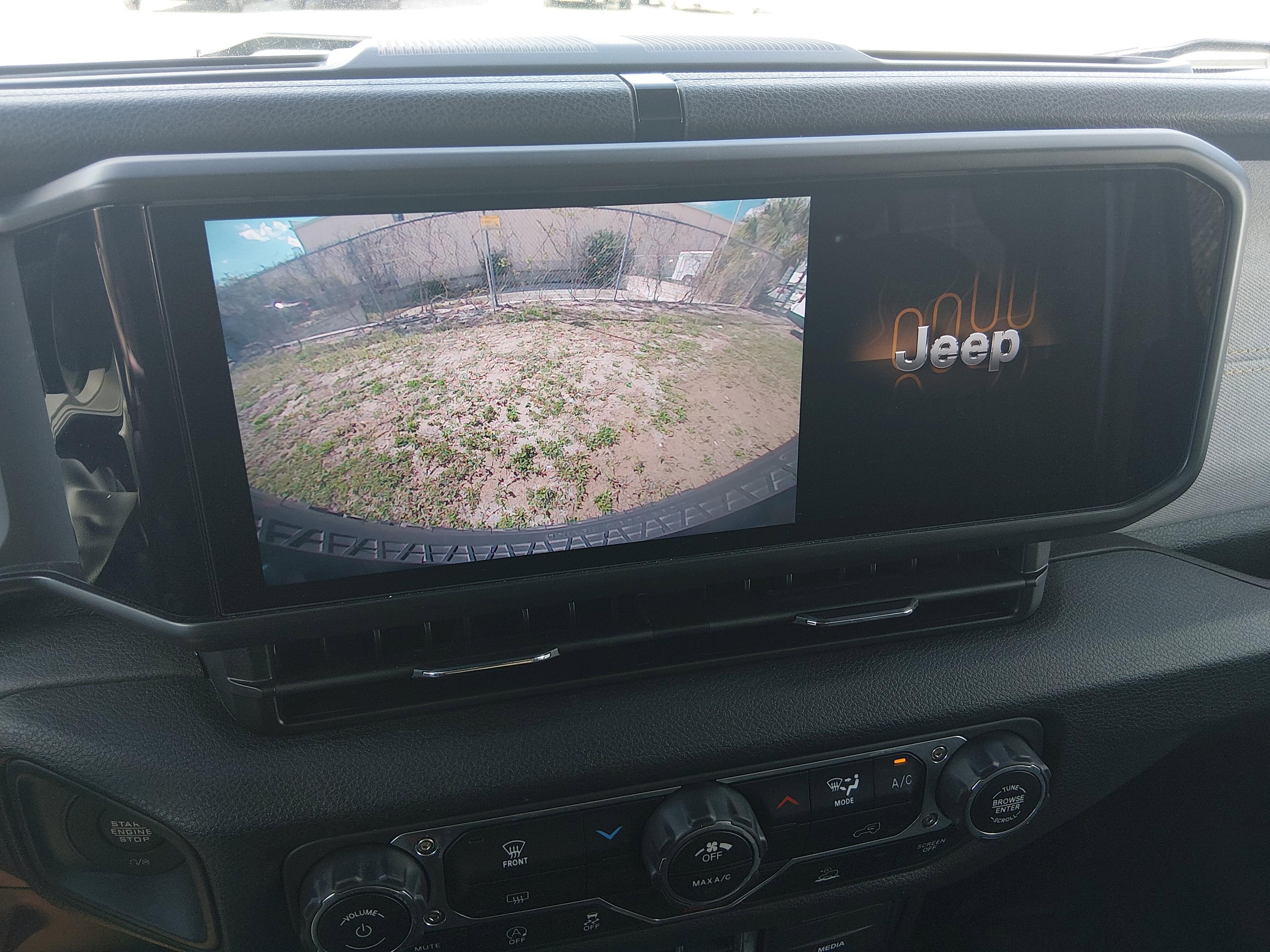 Jeep Wrangler Willys 4 Door 4X4 - Thumbnail 17