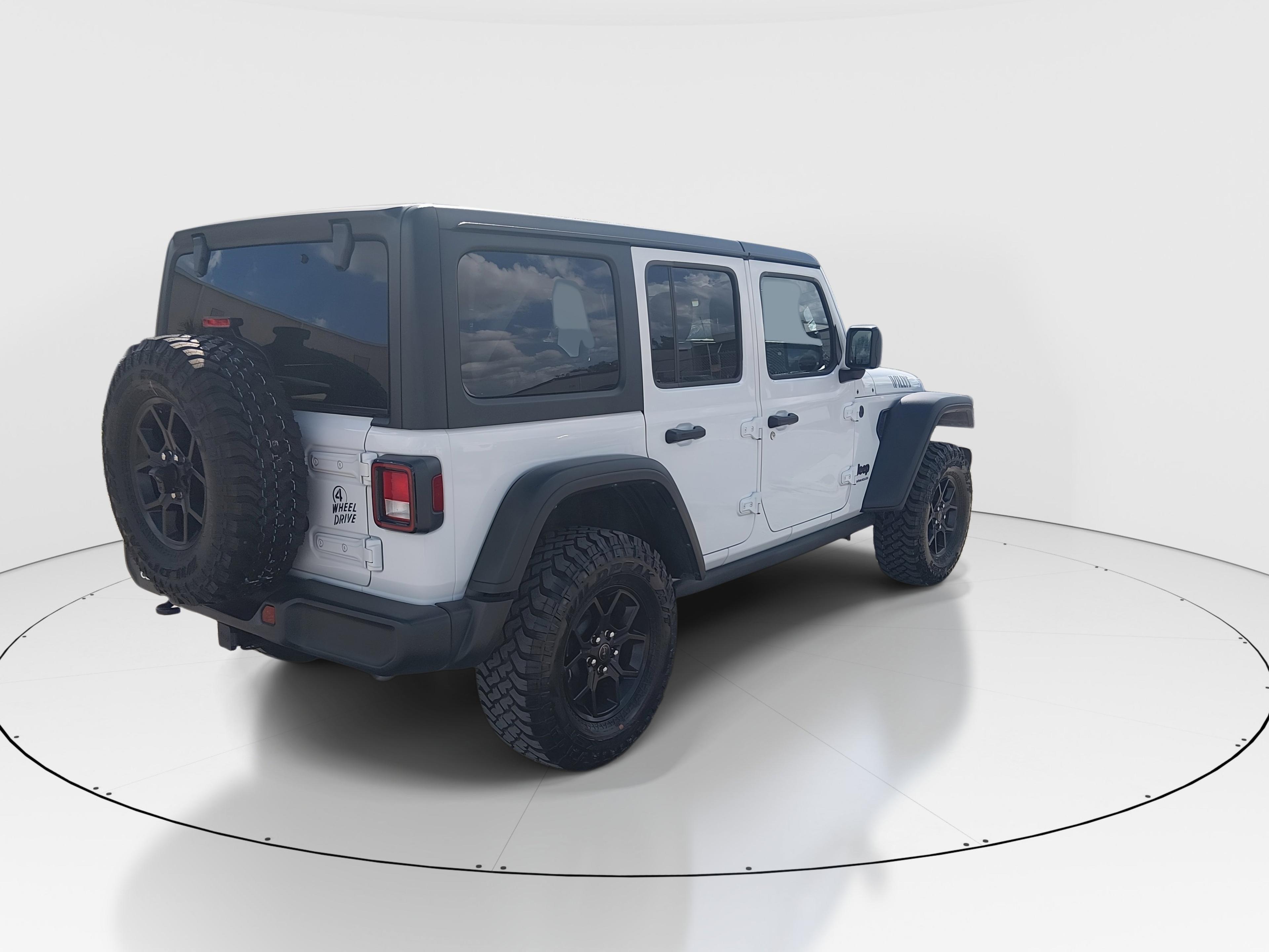 Jeep Wrangler Willys 4 Door 4X4 - Thumbnail 7