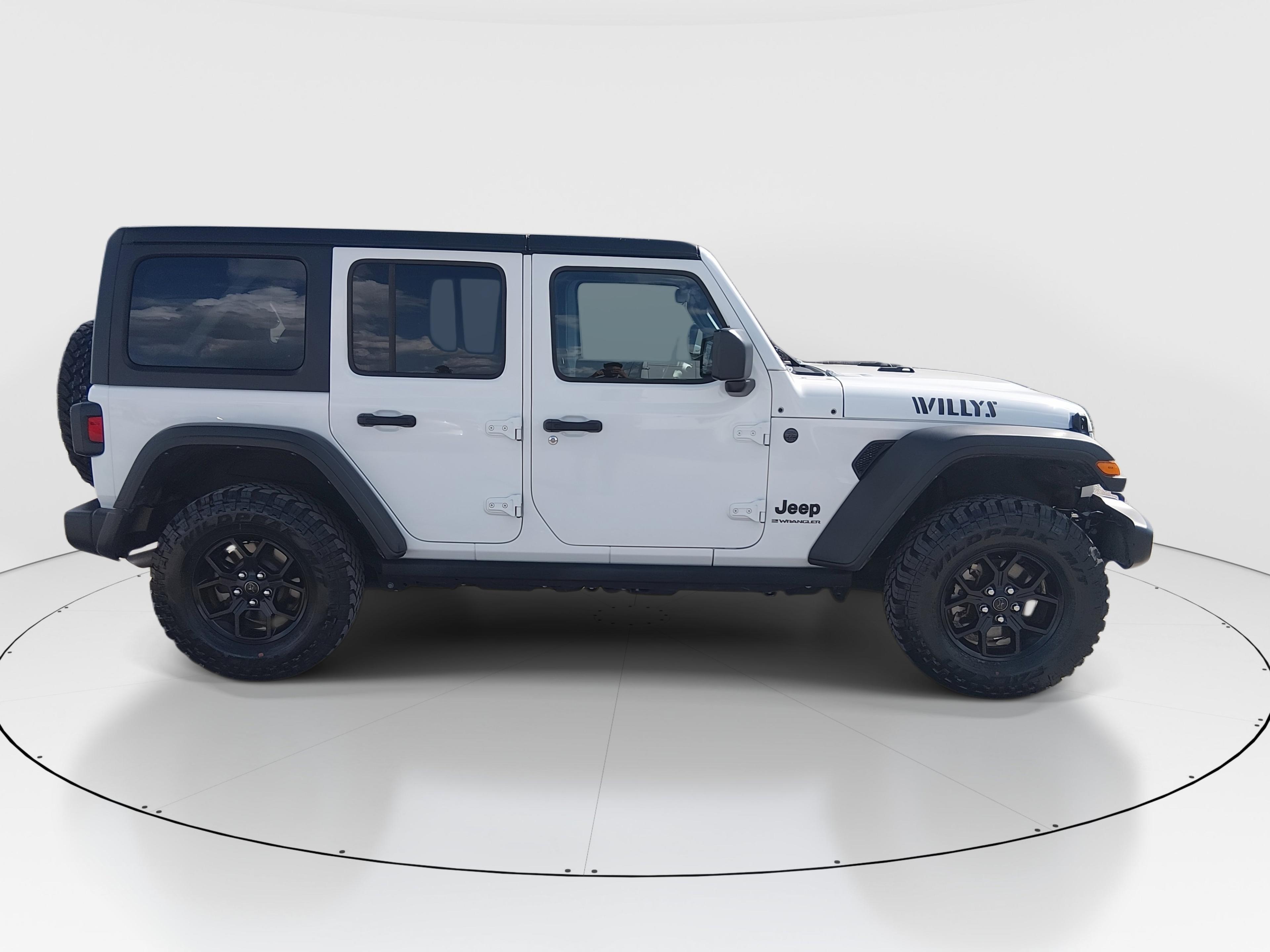 Jeep Wrangler Willys 4 Door 4X4 - Thumbnail 8