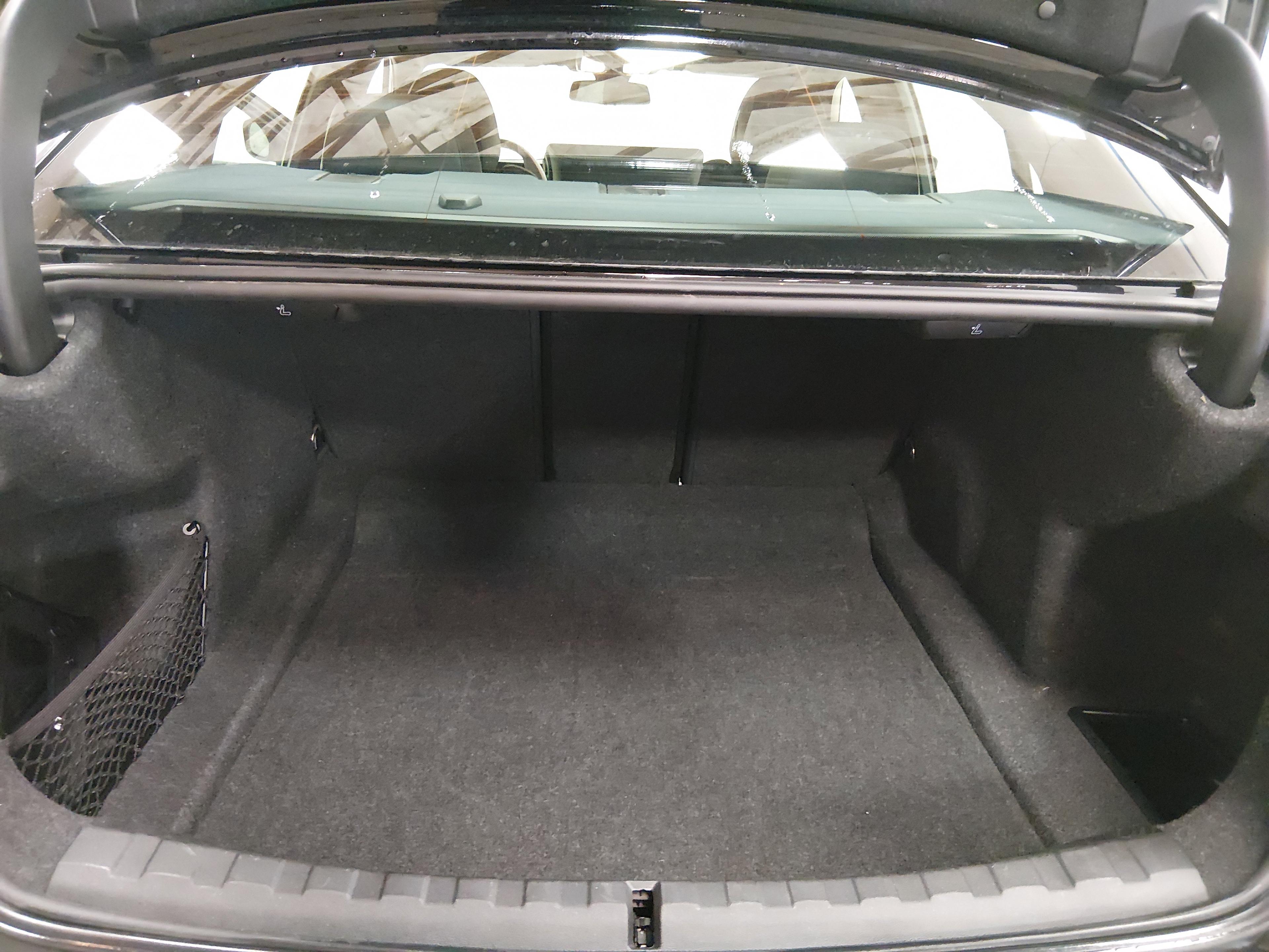 BMW 3 Series 330I Sedan - Thumbnail 11