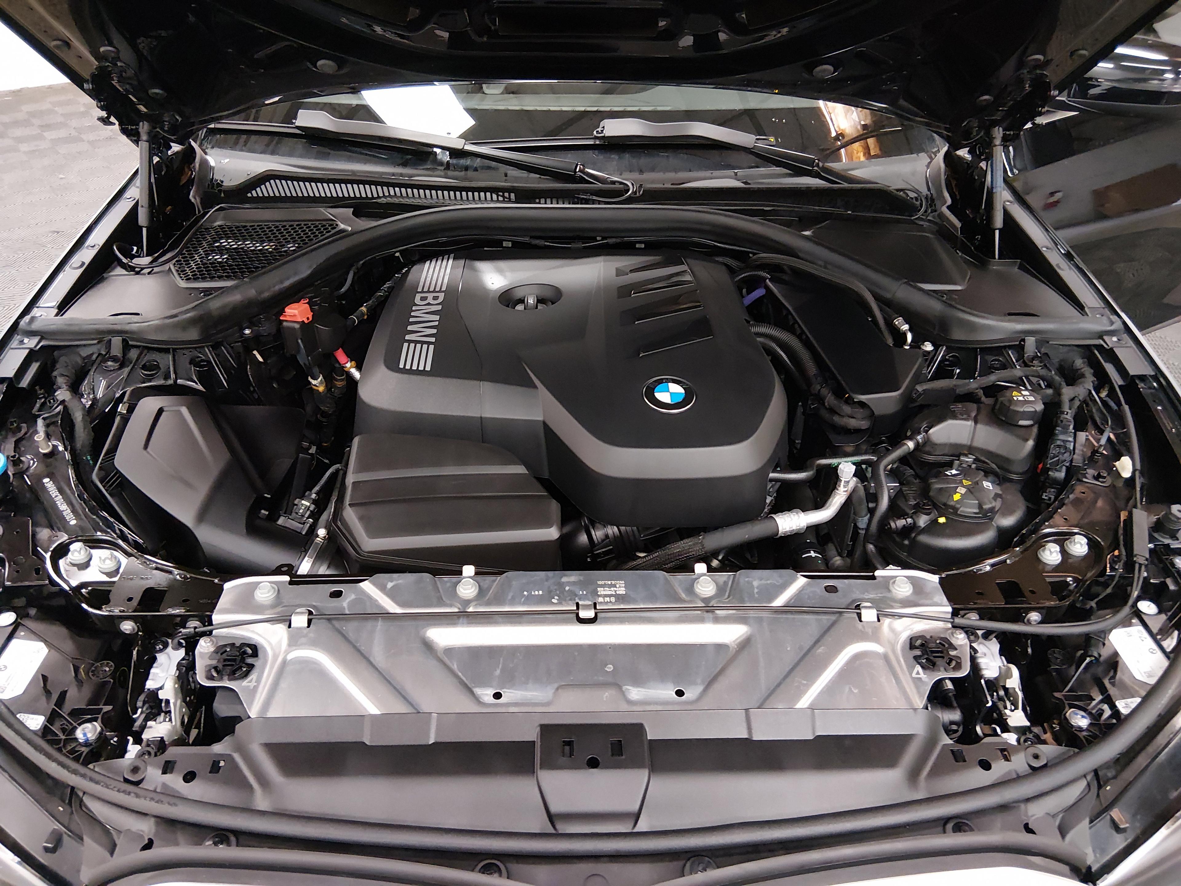 BMW 3 Series 330I Sedan - Thumbnail 9