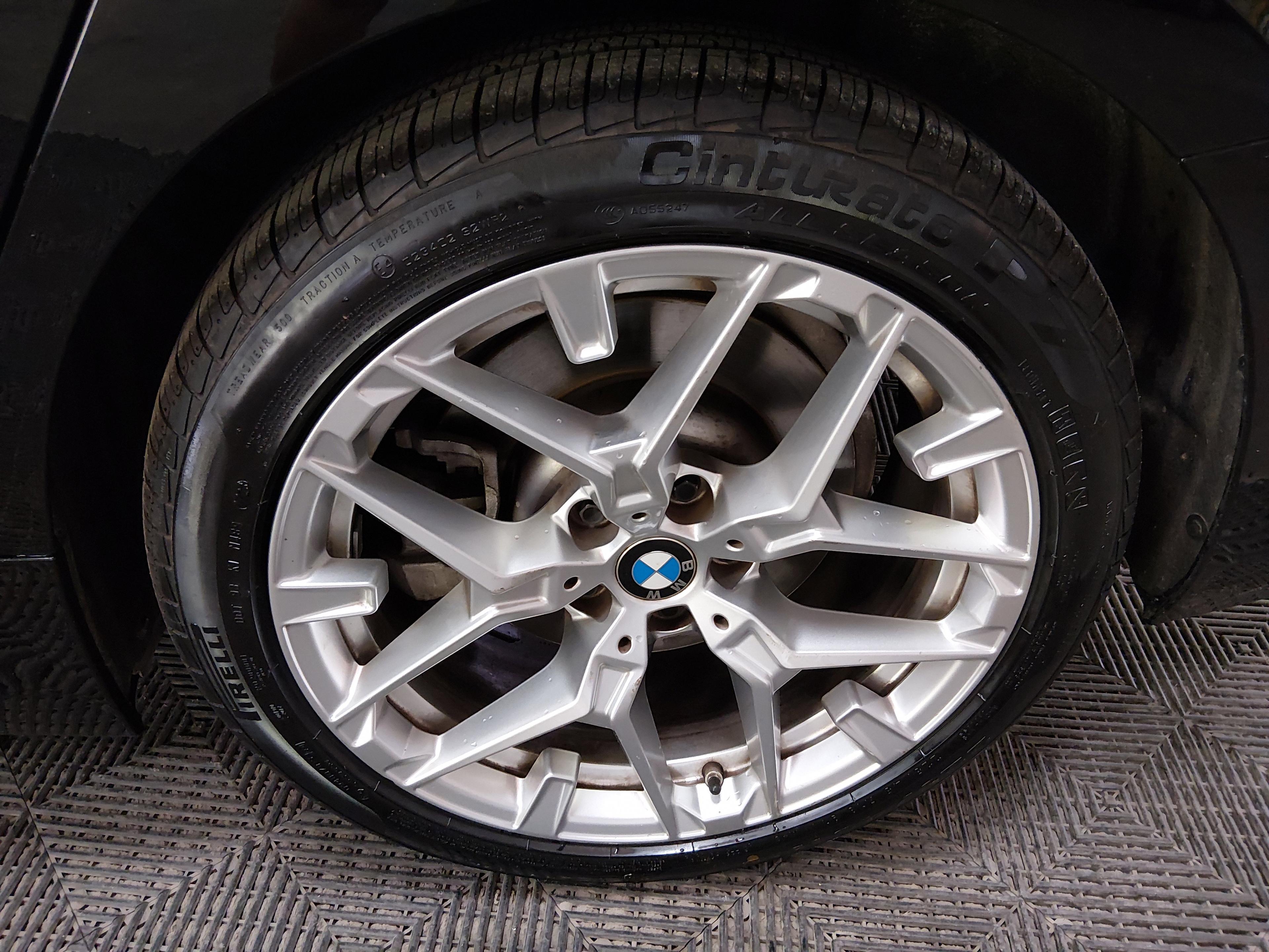 BMW 3 Series 330I Sedan - Thumbnail 10