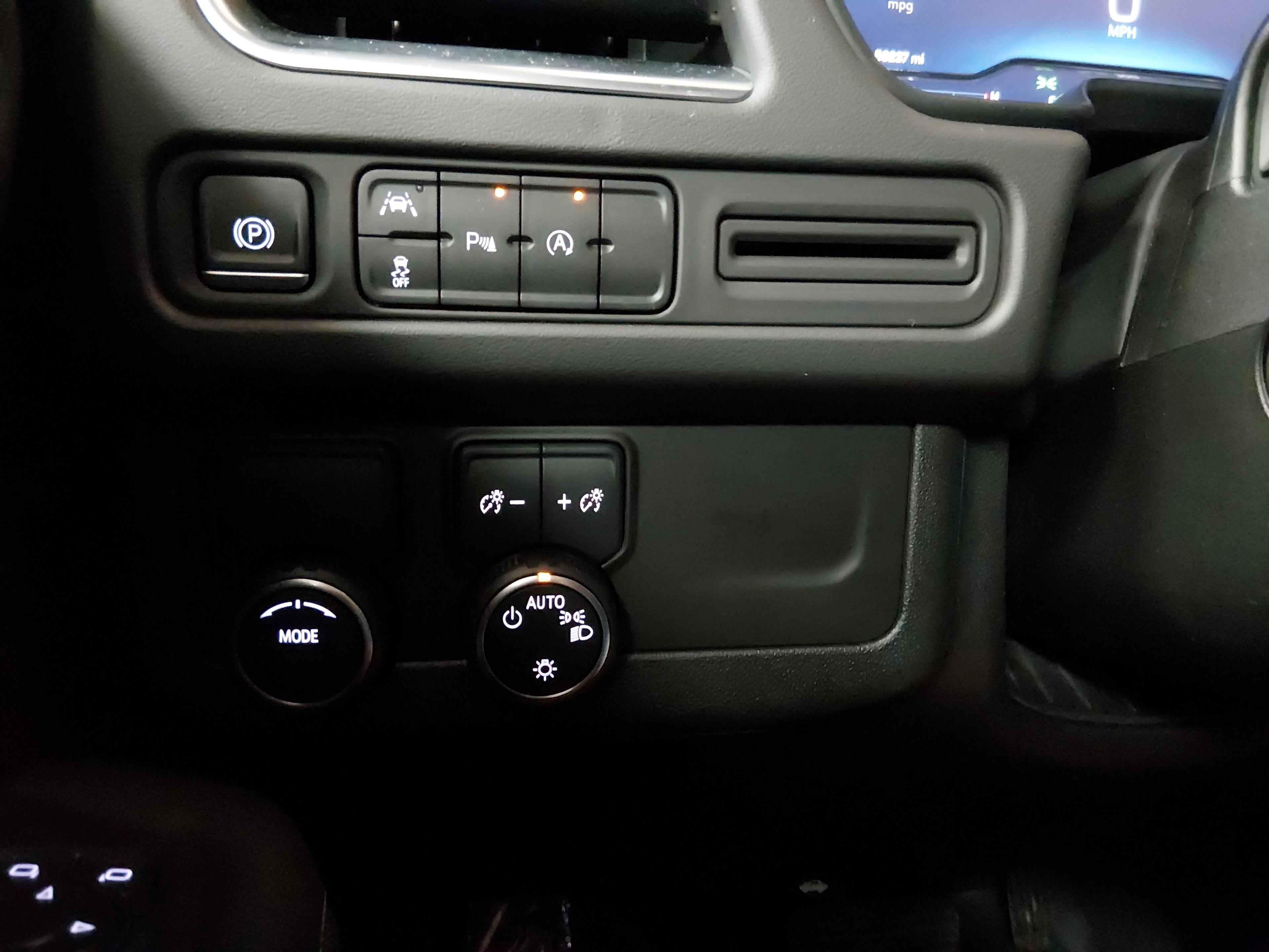 Chevrolet Suburban 2Wd 4Dr Premier - Thumbnail 13