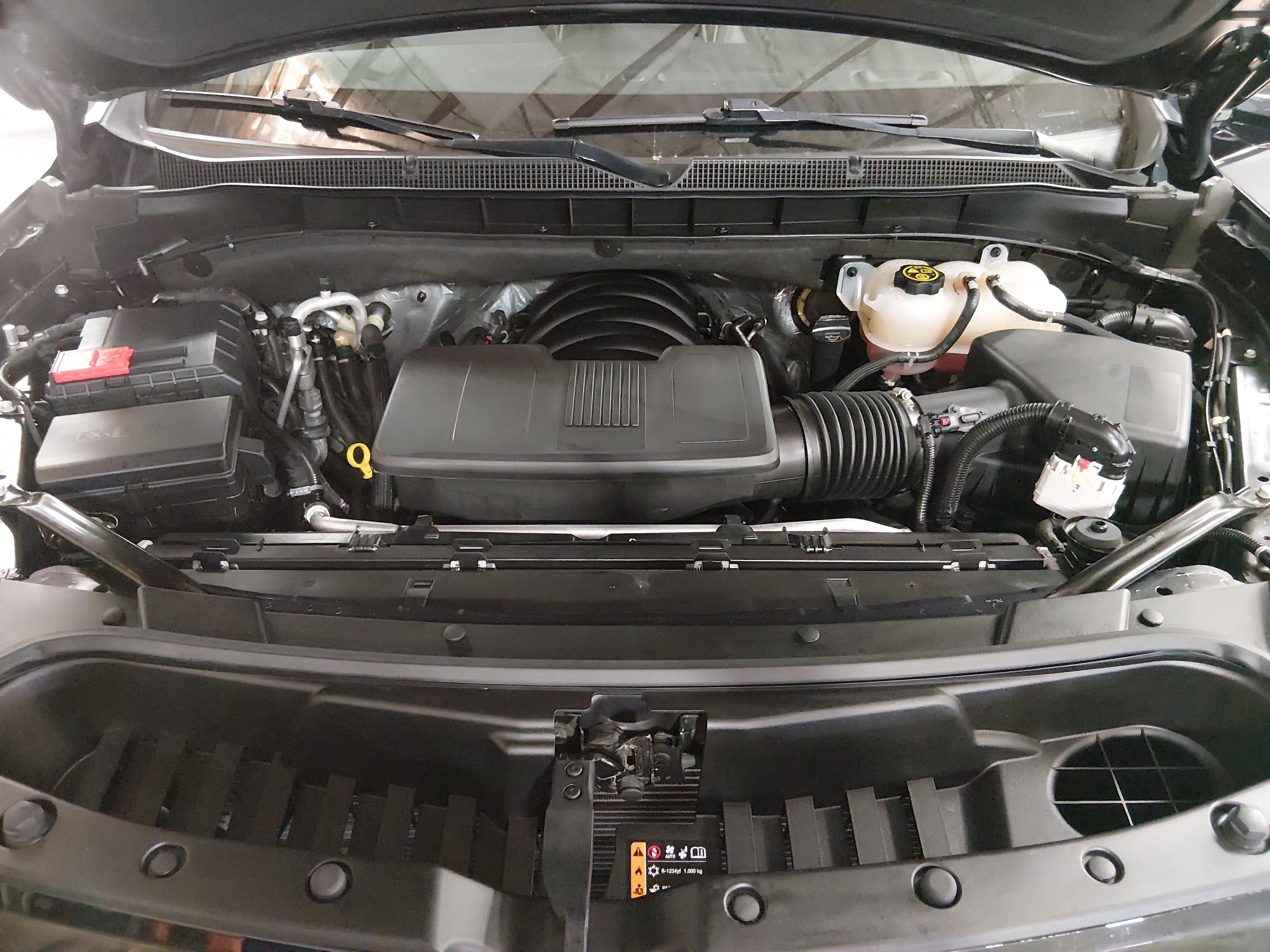 Chevrolet Suburban 2Wd 4Dr Premier - Thumbnail 9