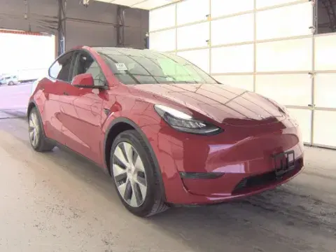 Tesla Model Y Long Range - Thumbnail 5