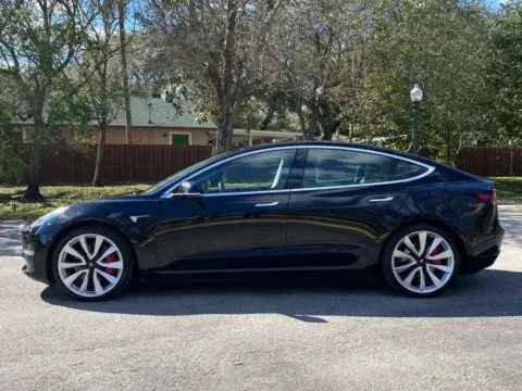 Tesla Model 3 Performance - Thumbnail 6