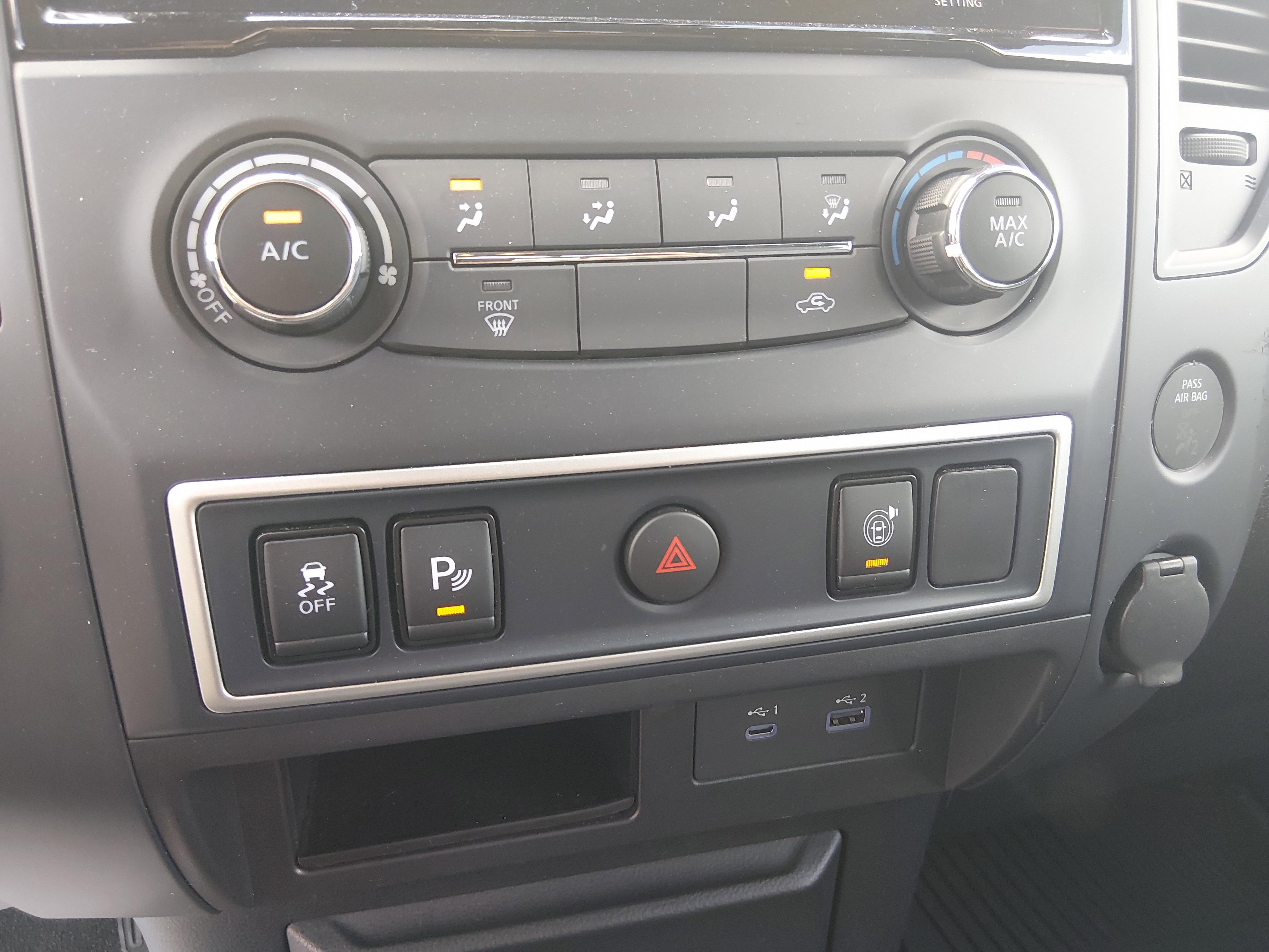 Nissan Titan 4X2 King Cab S - Thumbnail 19