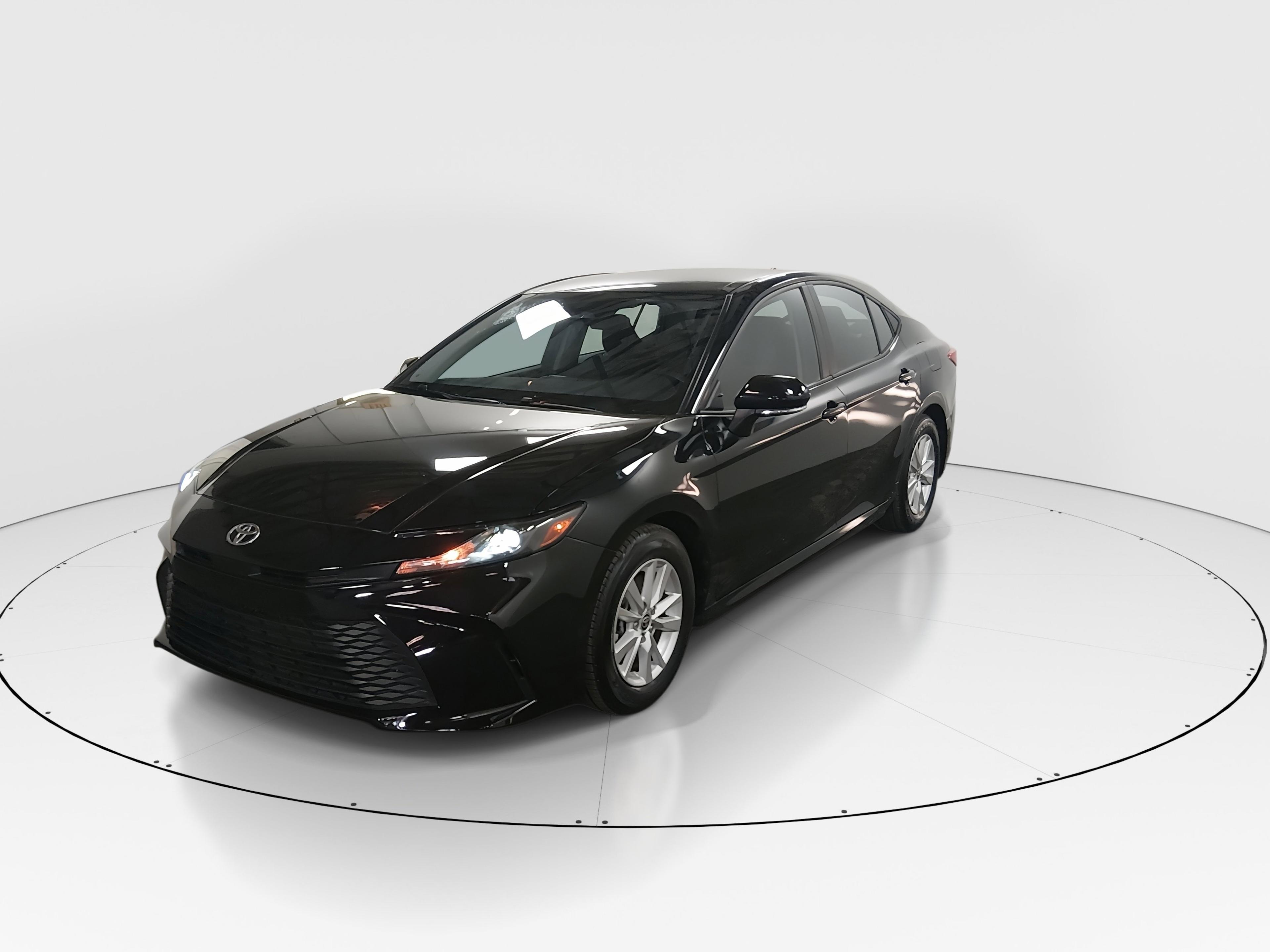 Toyota Camry Le - Thumbnail 3