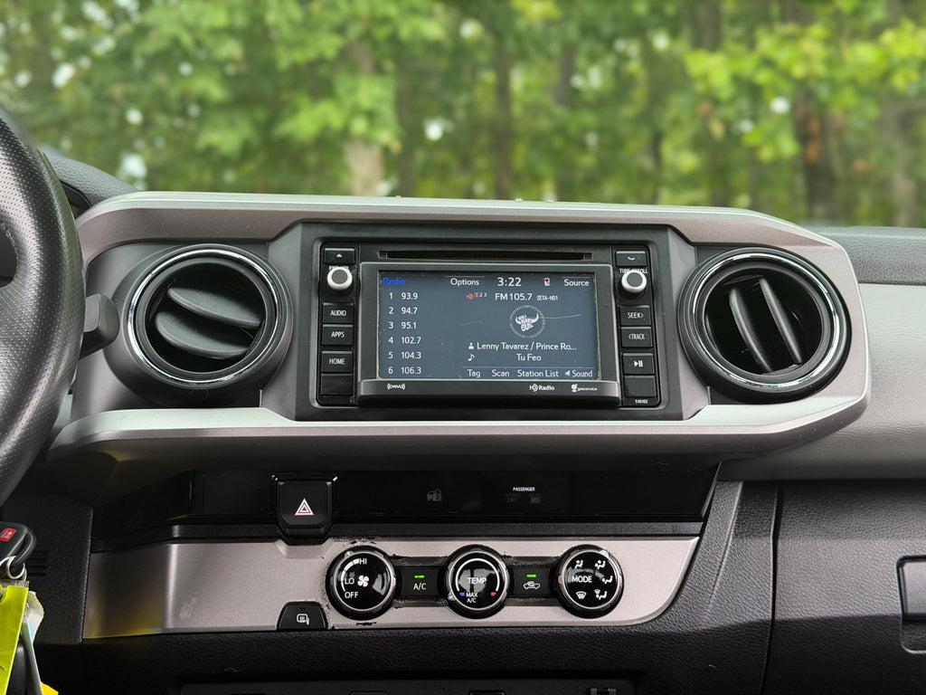 Toyota Tacoma V6 - Thumbnail 3