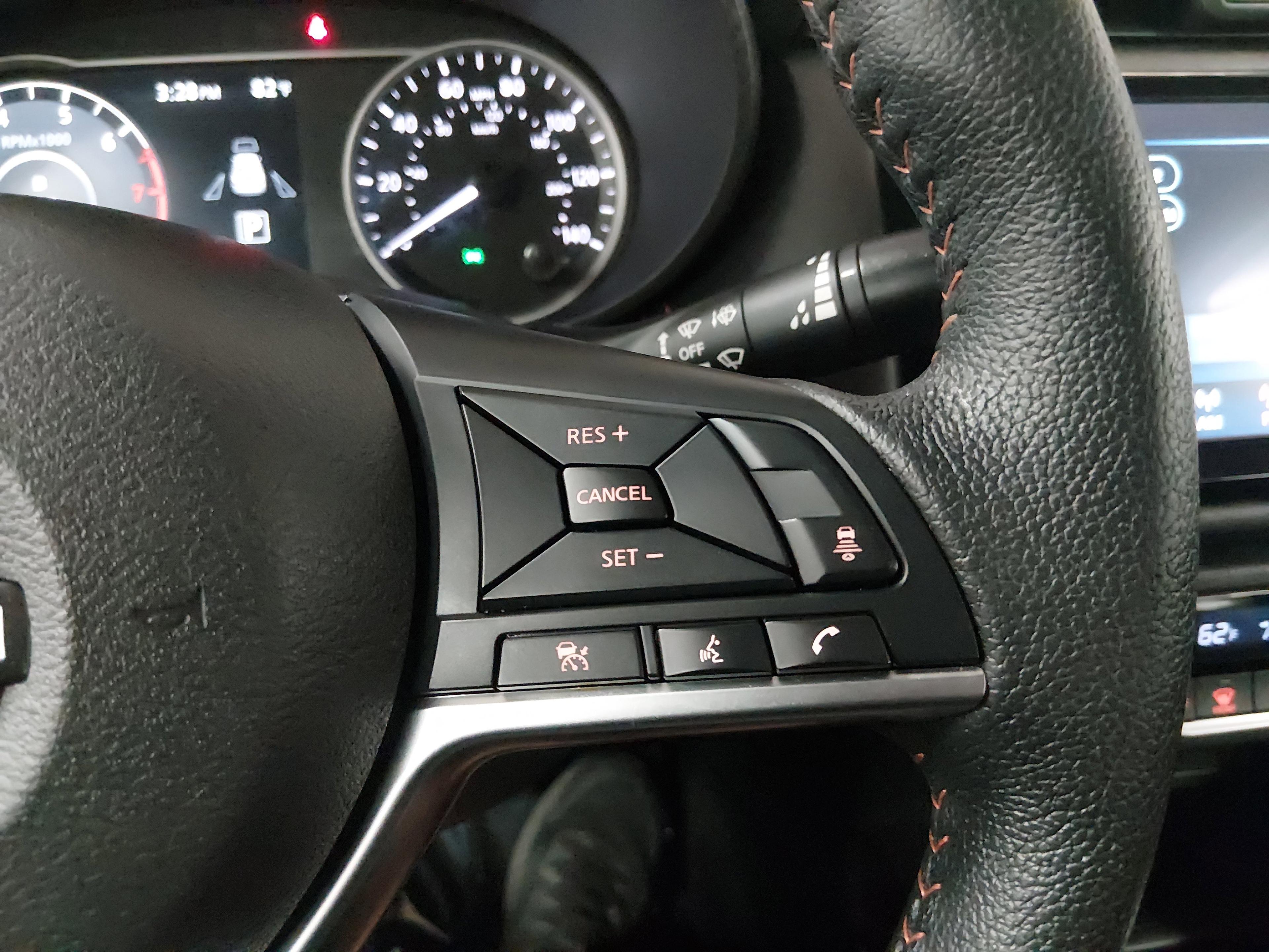 Nissan Versa Sr Cvt - Thumbnail 13