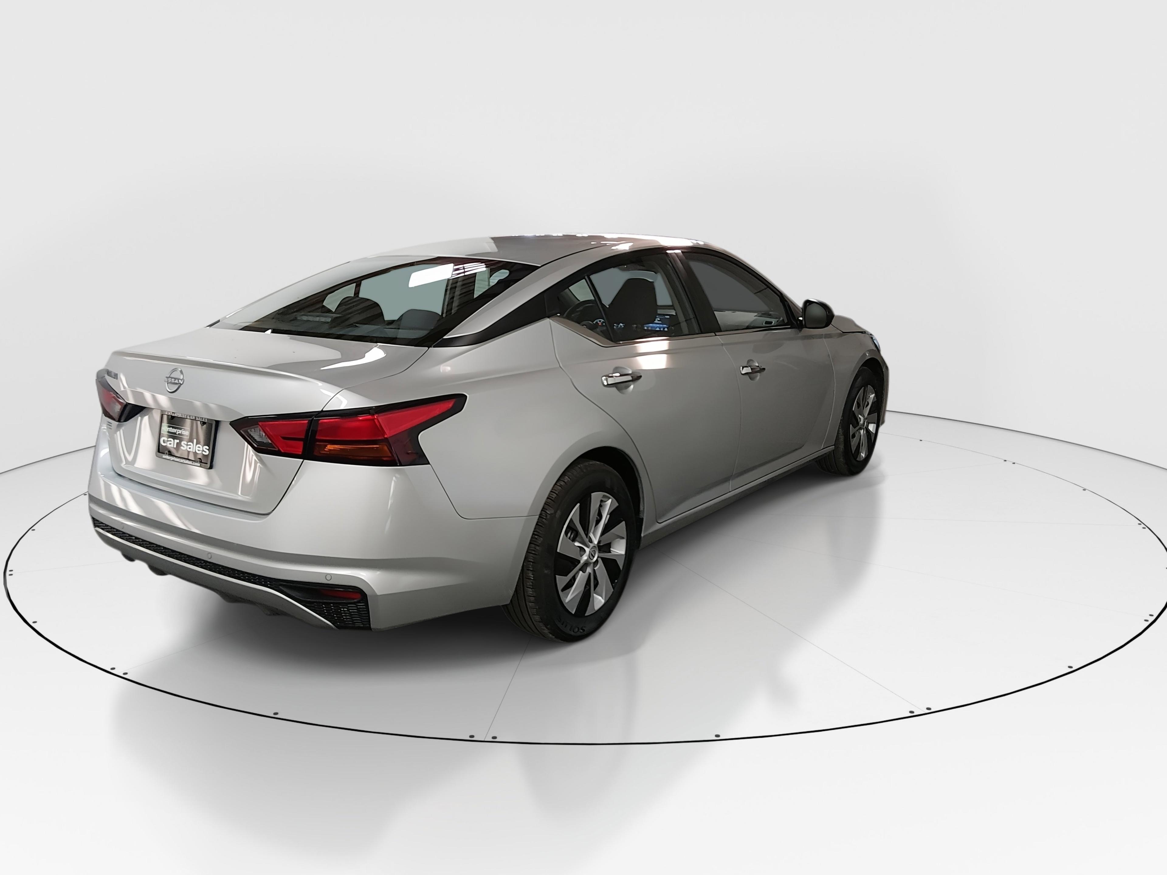 Nissan Altima 2.5 S Sedan - Thumbnail 7