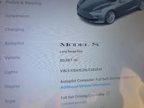 Tesla Model S Long Range - Thumbnail 3