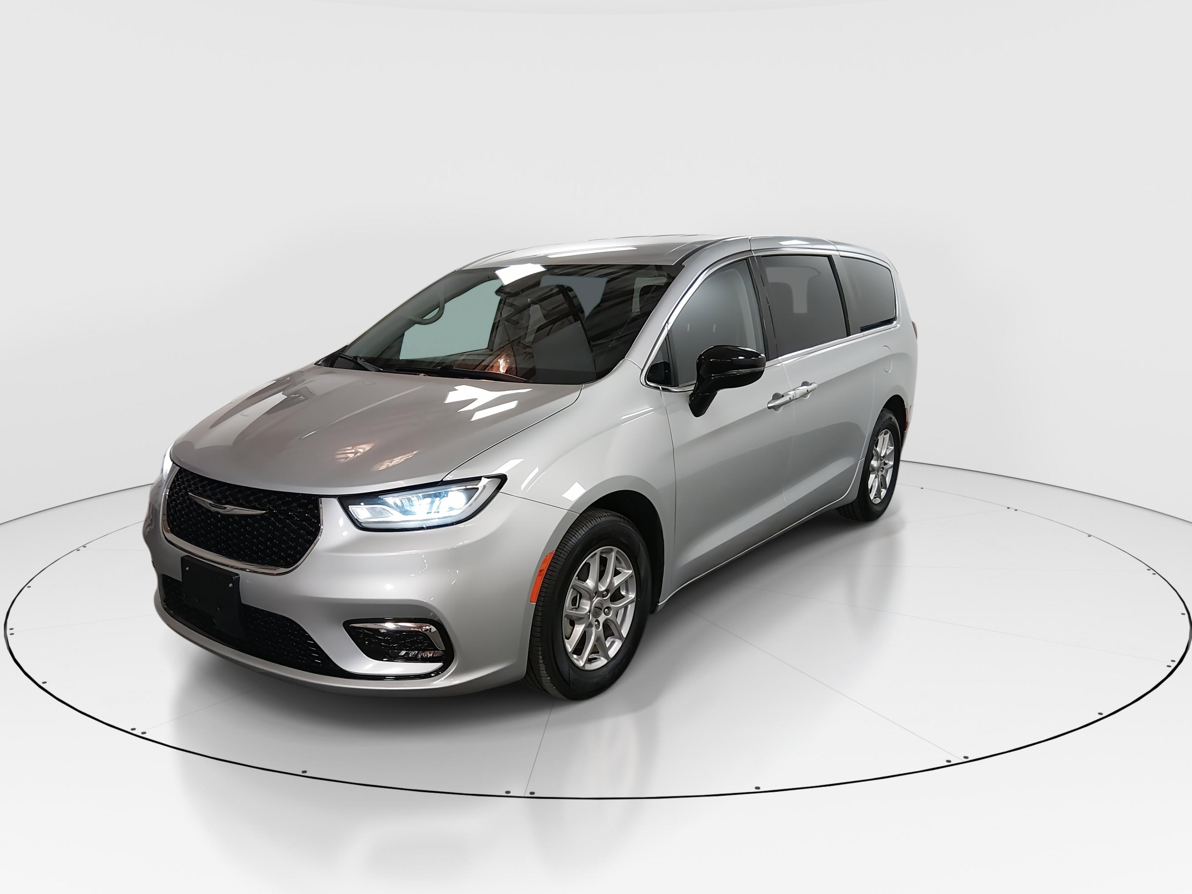 Chrysler Pacifica Touring L Fwd - Thumbnail 3