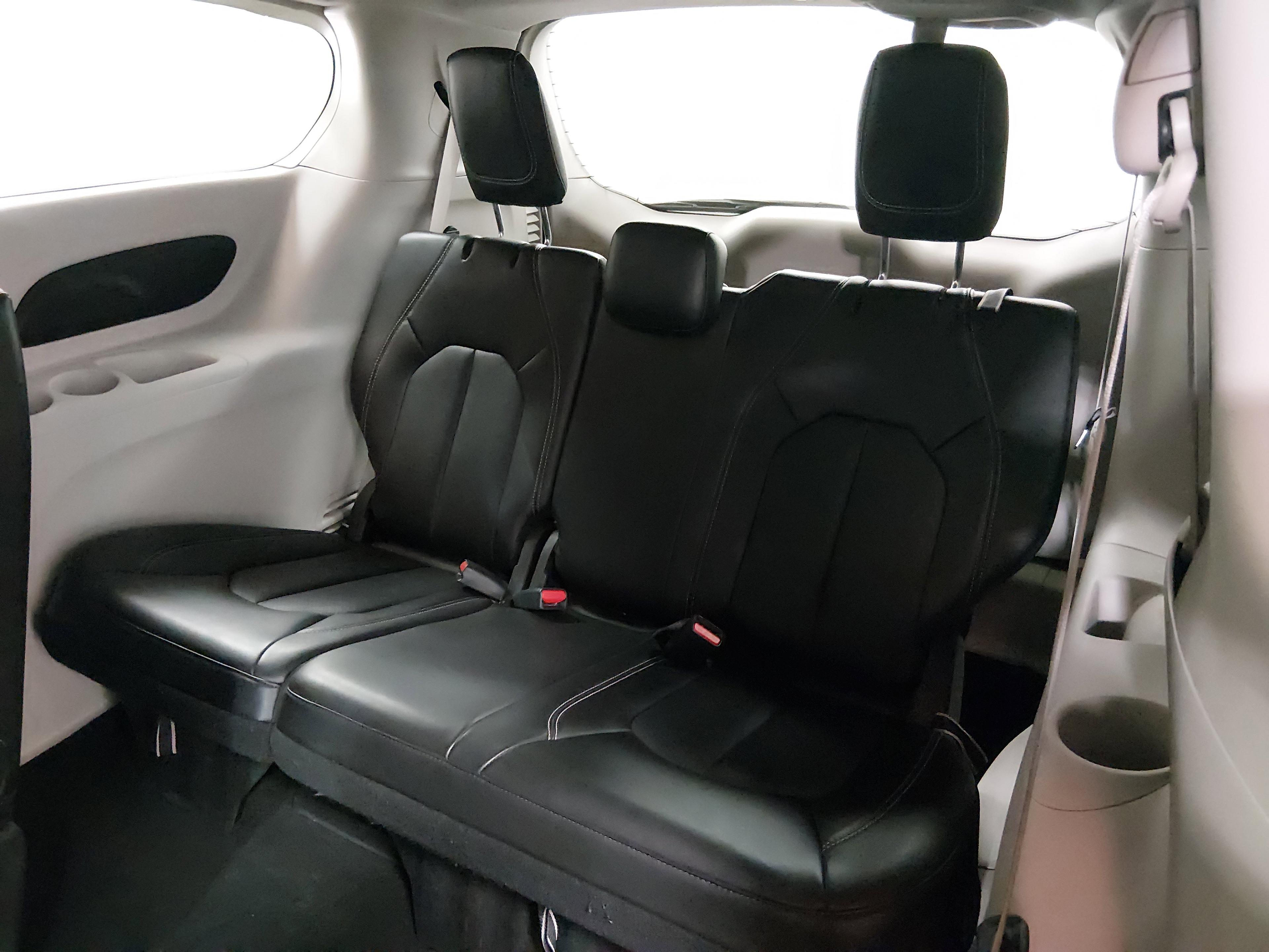 Chrysler Pacifica Touring L Fwd - Thumbnail 17