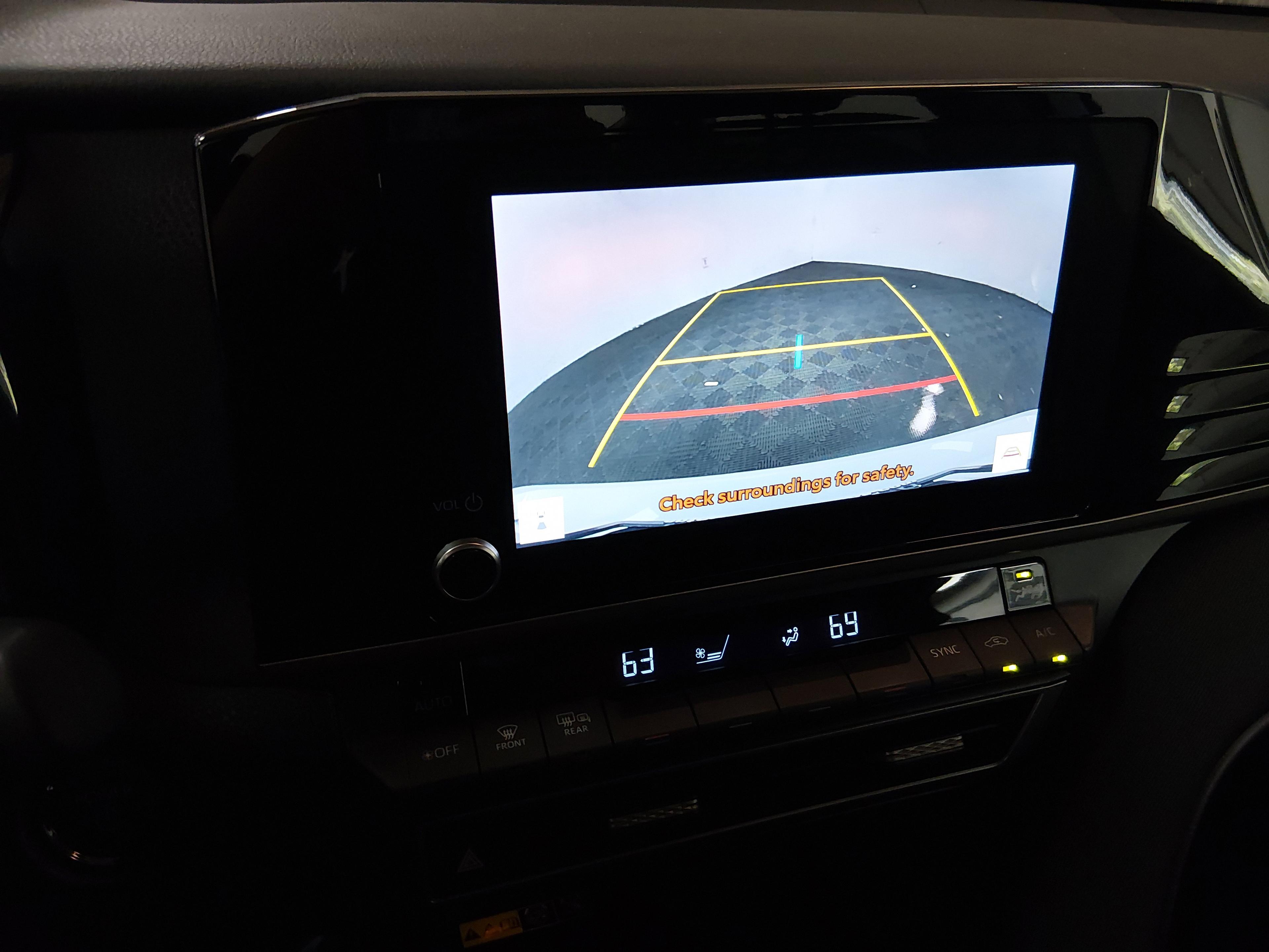 Toyota Camry Le - Thumbnail 16