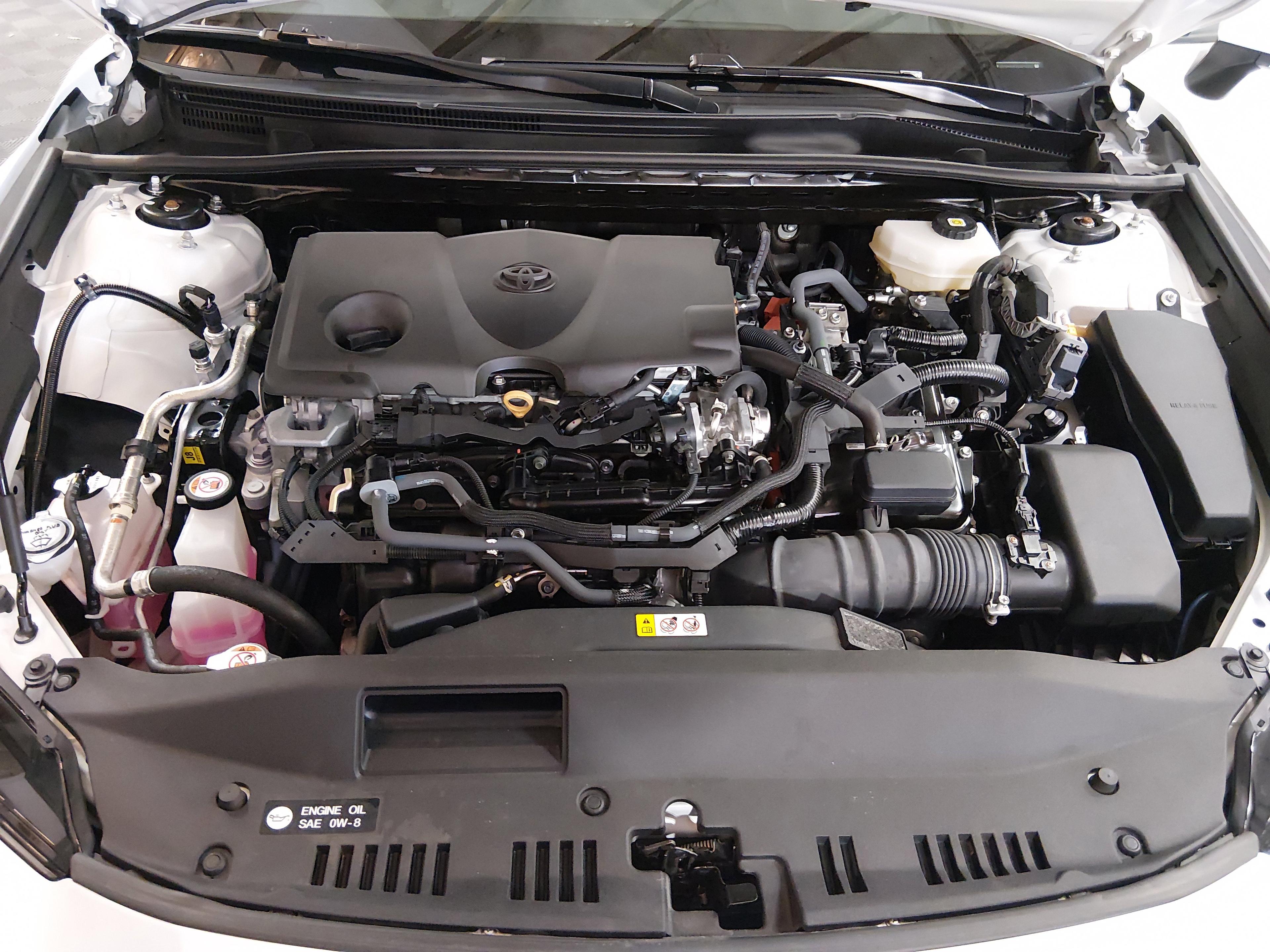 Toyota Camry Le - Thumbnail 9