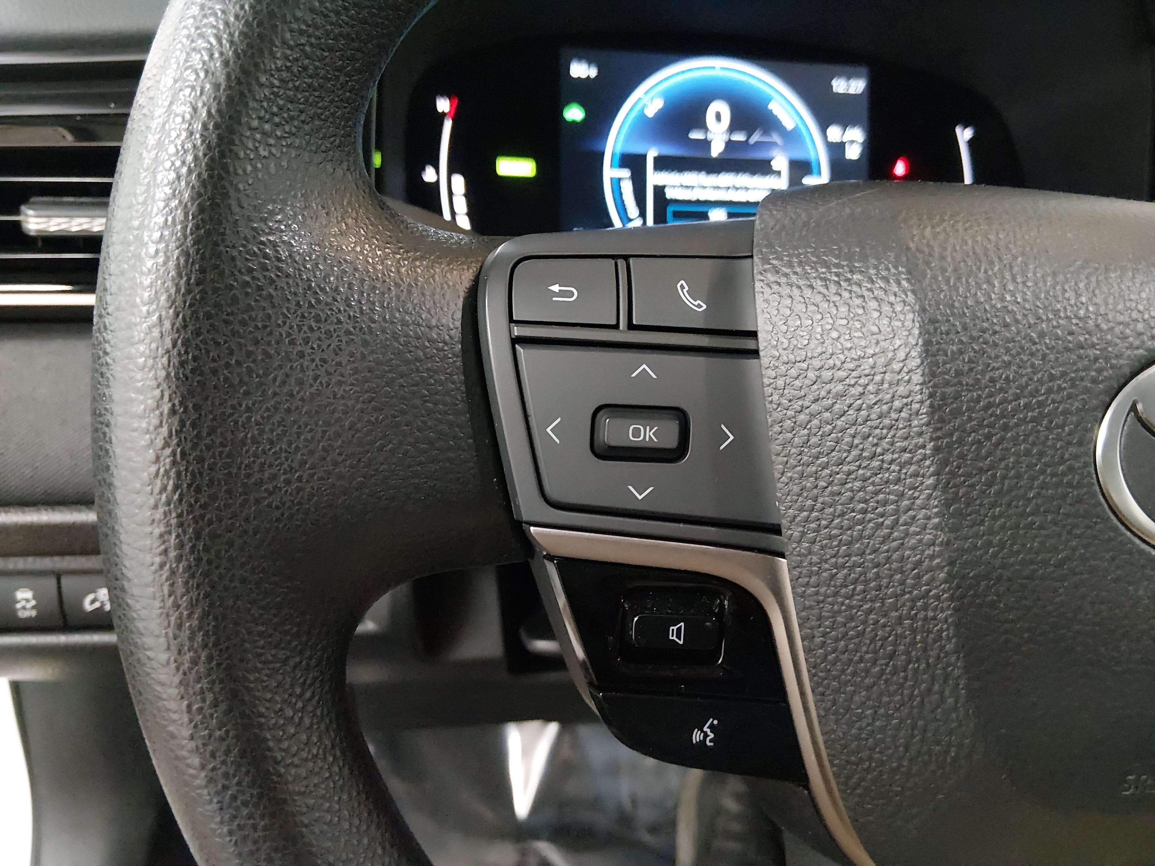 Toyota Camry Le - Thumbnail 12