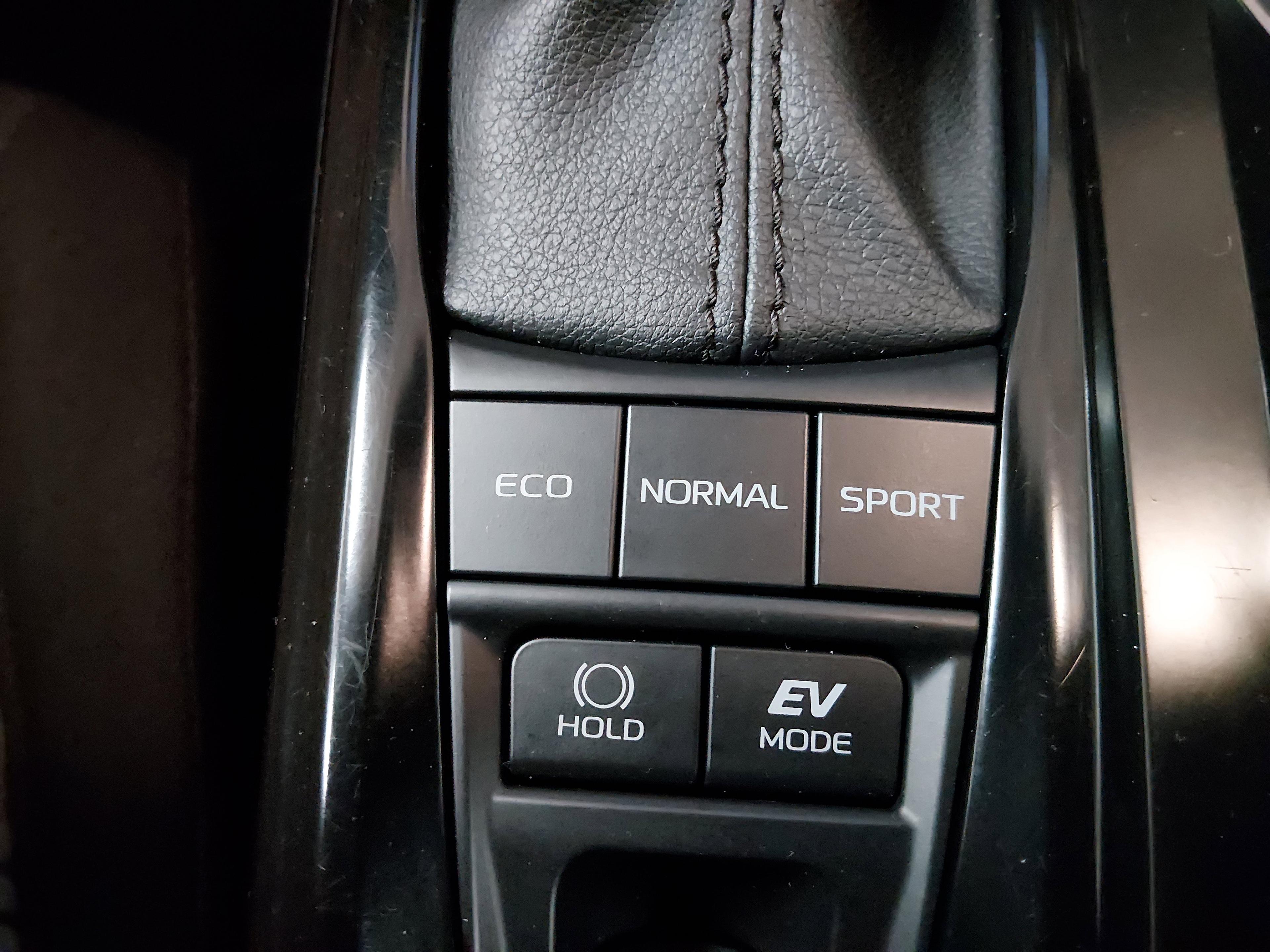 Toyota Camry Le - Thumbnail 18