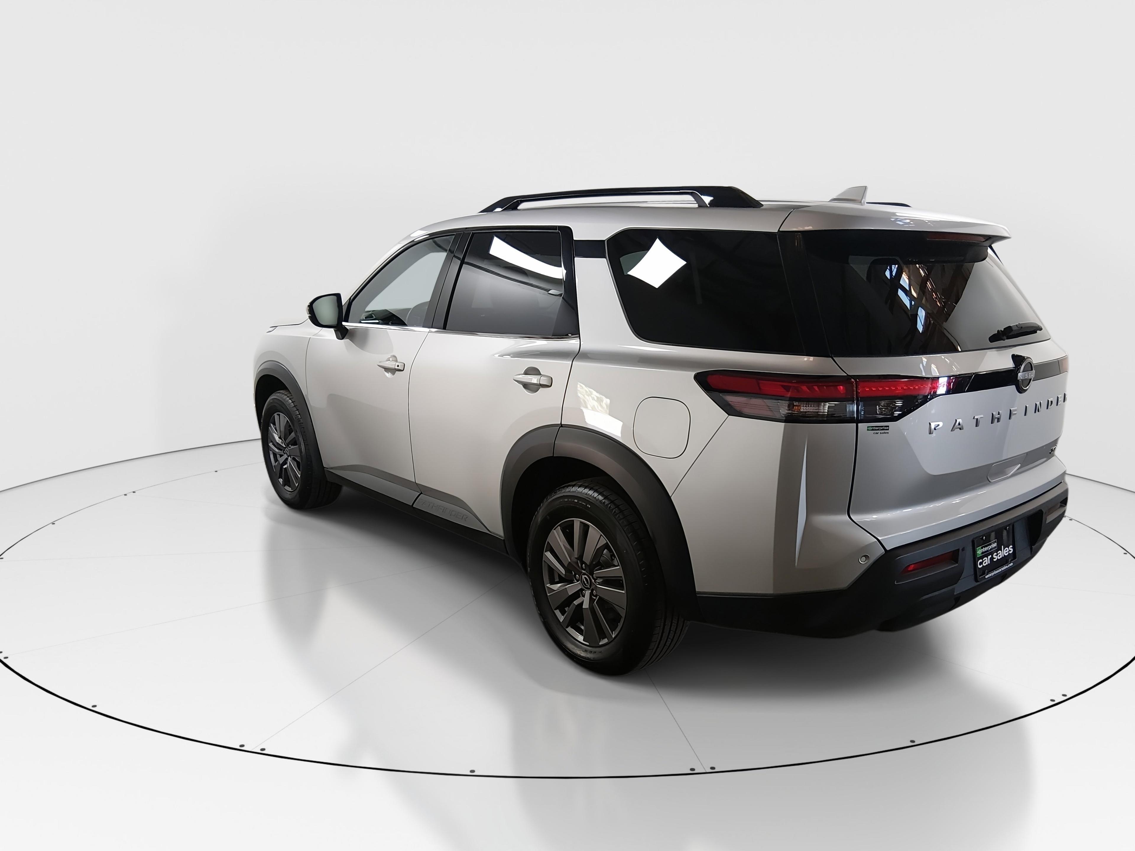 Nissan Pathfinder Sv 2Wd - Thumbnail 5