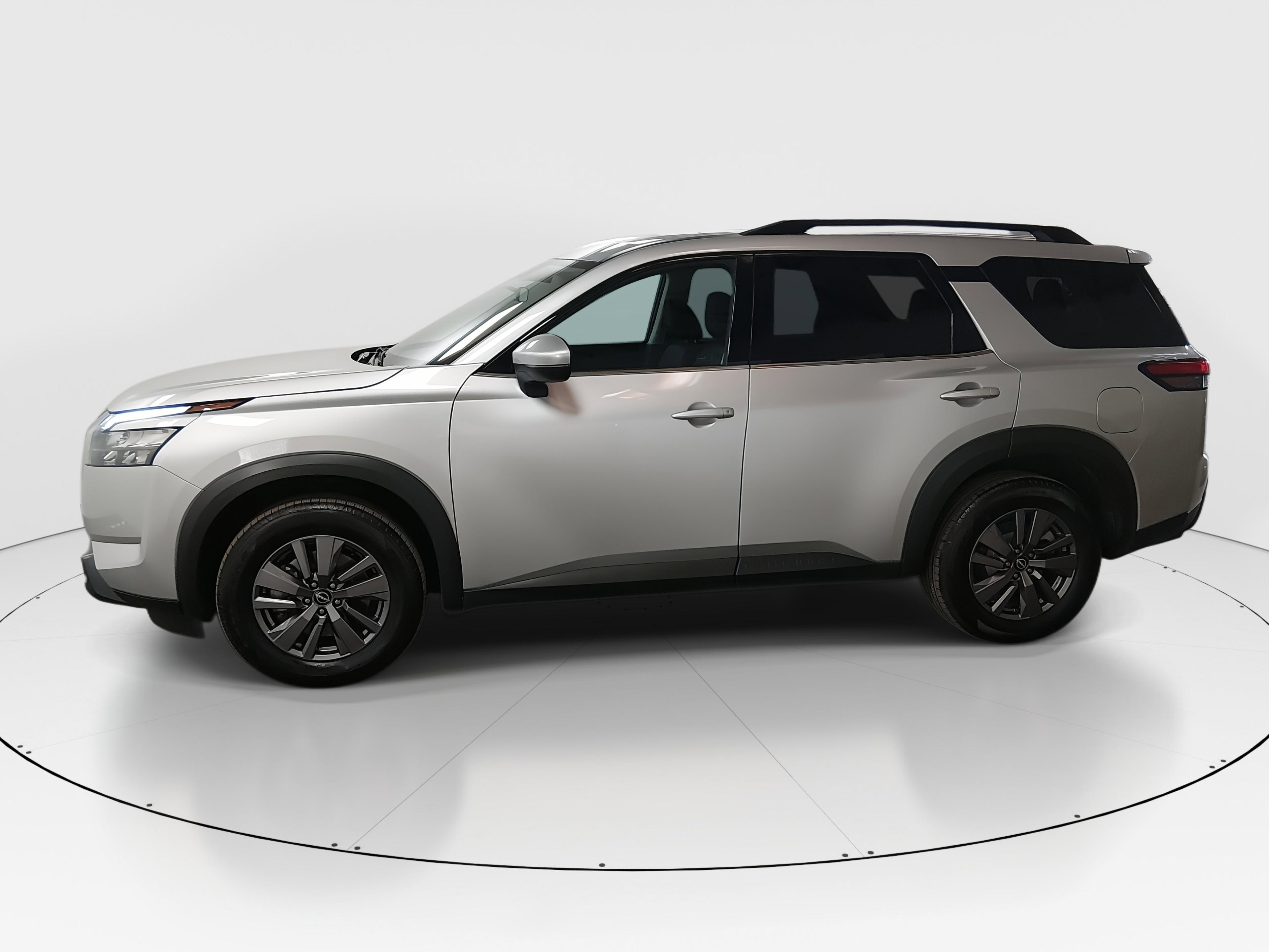 Nissan Pathfinder Sv 2Wd - Thumbnail 4