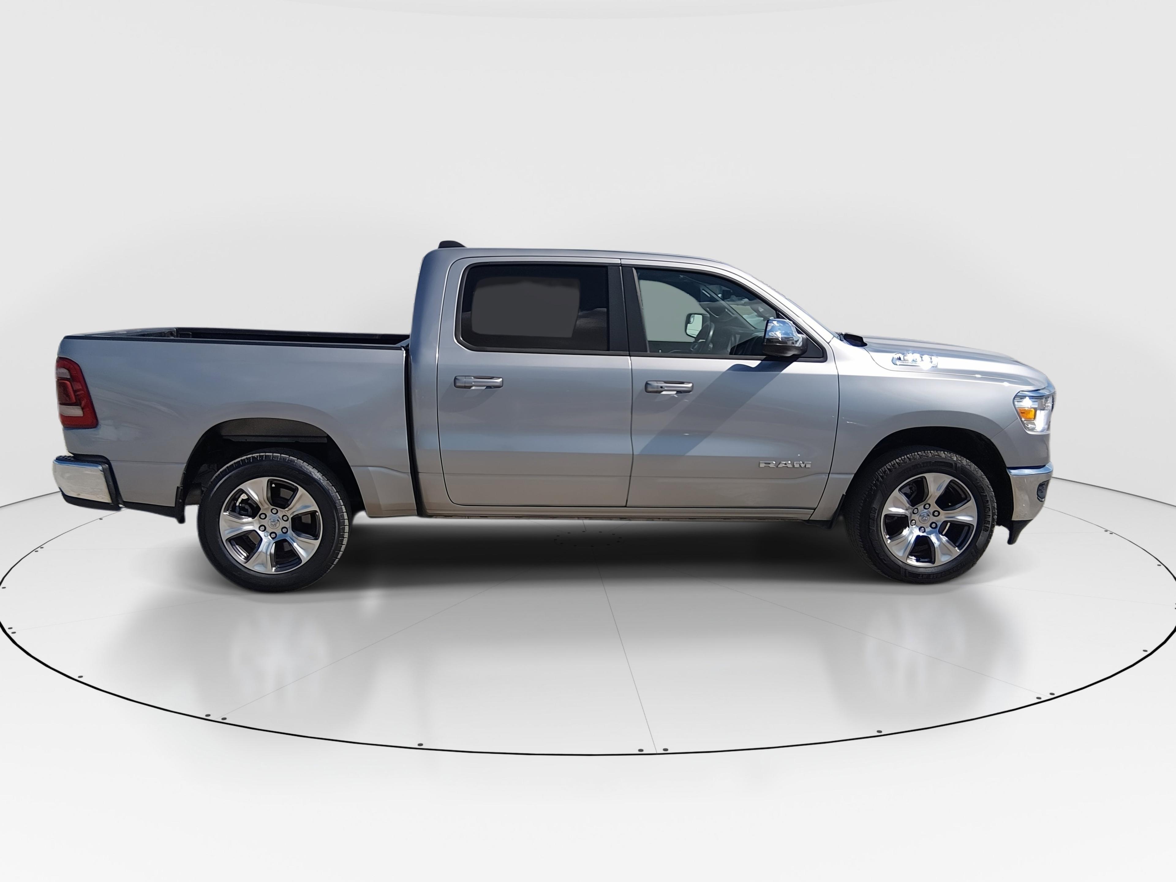 Ram 1500 Laramie 4X2 Crew Cab 5'7" Box - Thumbnail 8