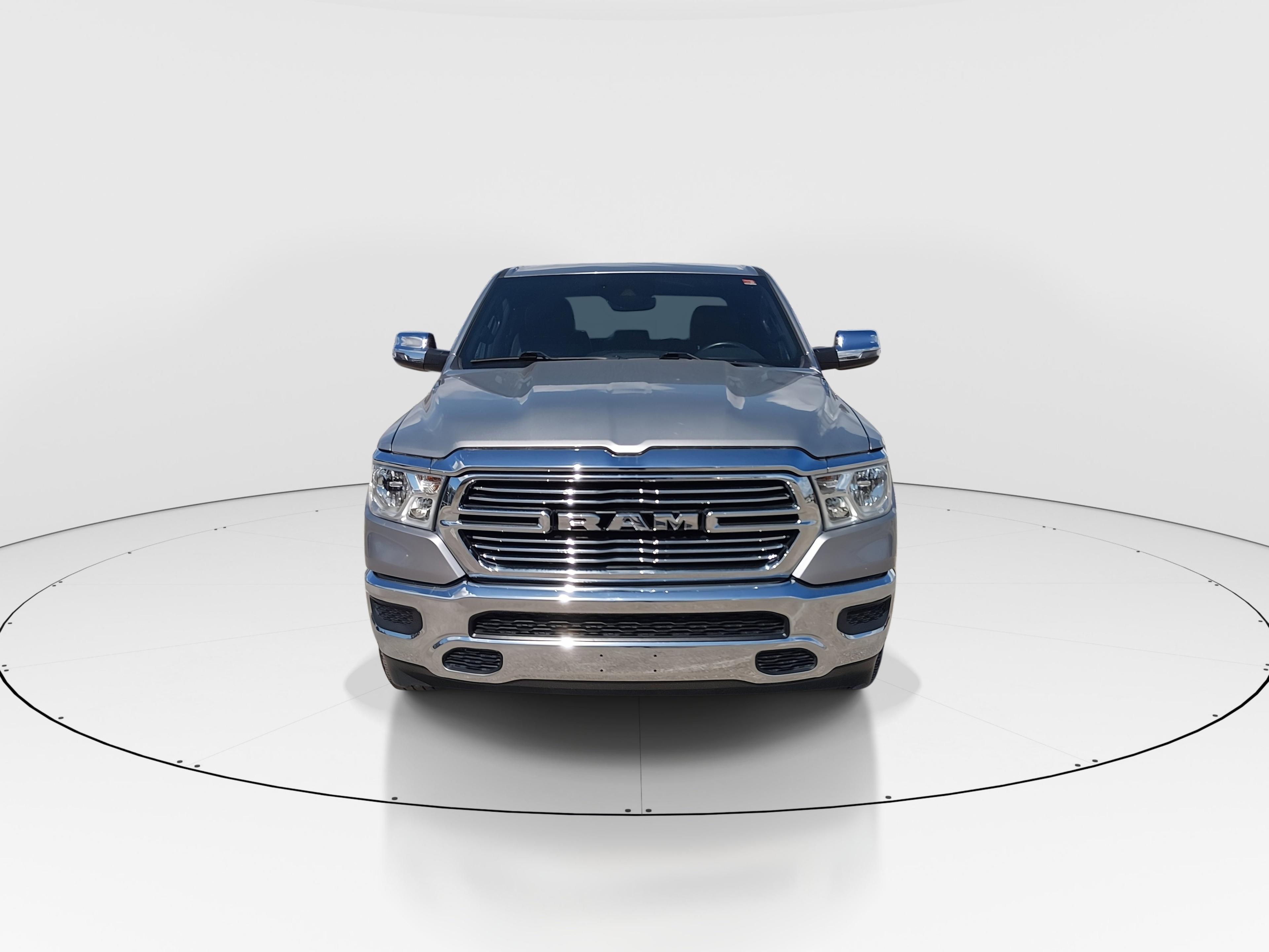 Ram 1500 Laramie 4X2 Crew Cab 5'7" Box - Thumbnail 2